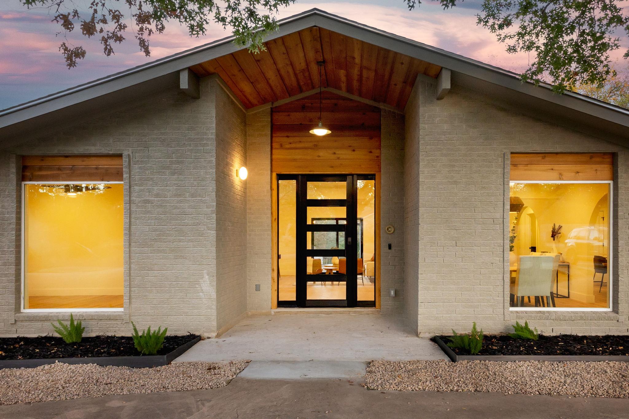 10111 Rocking Horse Rd, Austin, TX 78748