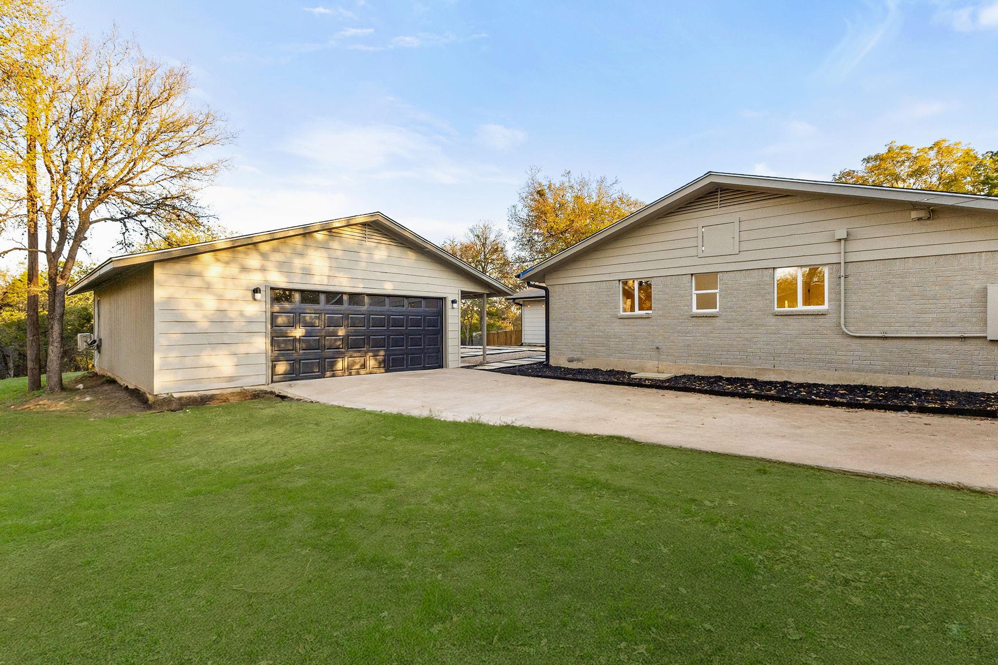 10111 Rocking Horse Rd, Austin, TX 78748