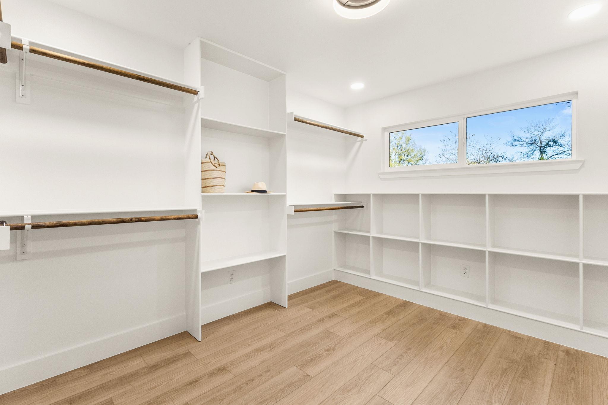 10111 Rocking Horse Rd, Austin, TX 78748