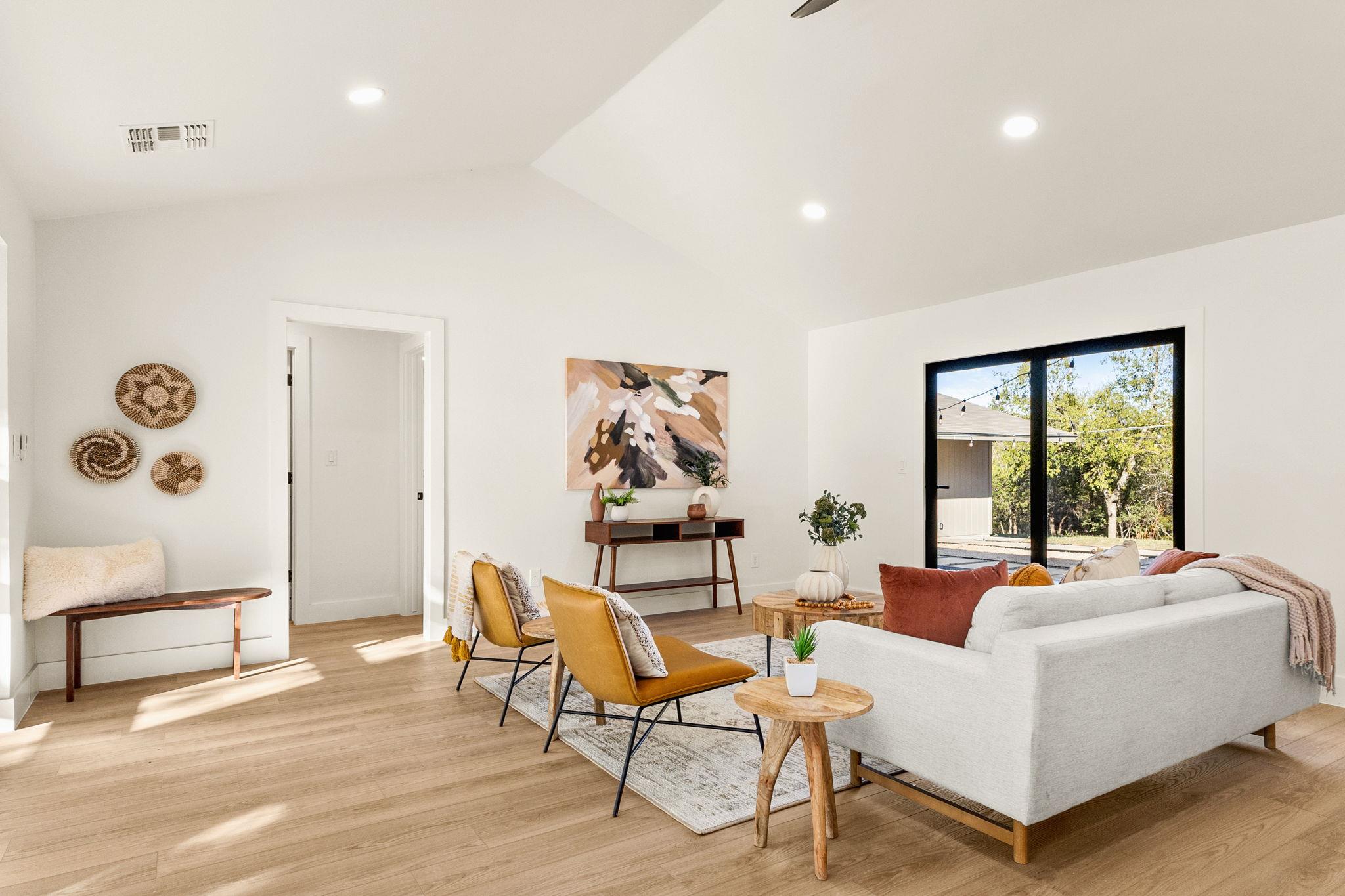 10111 Rocking Horse Rd, Austin, TX 78748