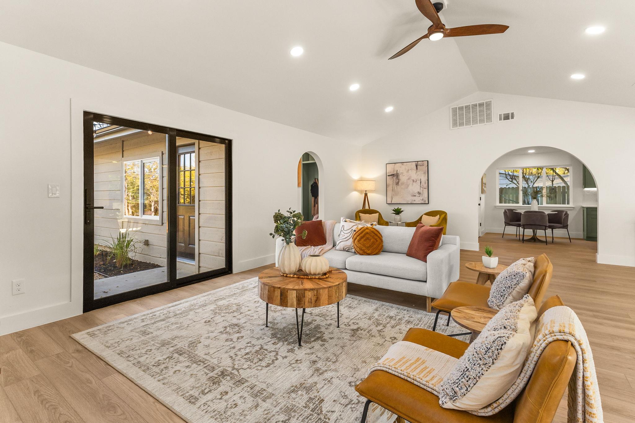 10111 Rocking Horse Rd, Austin, TX 78748