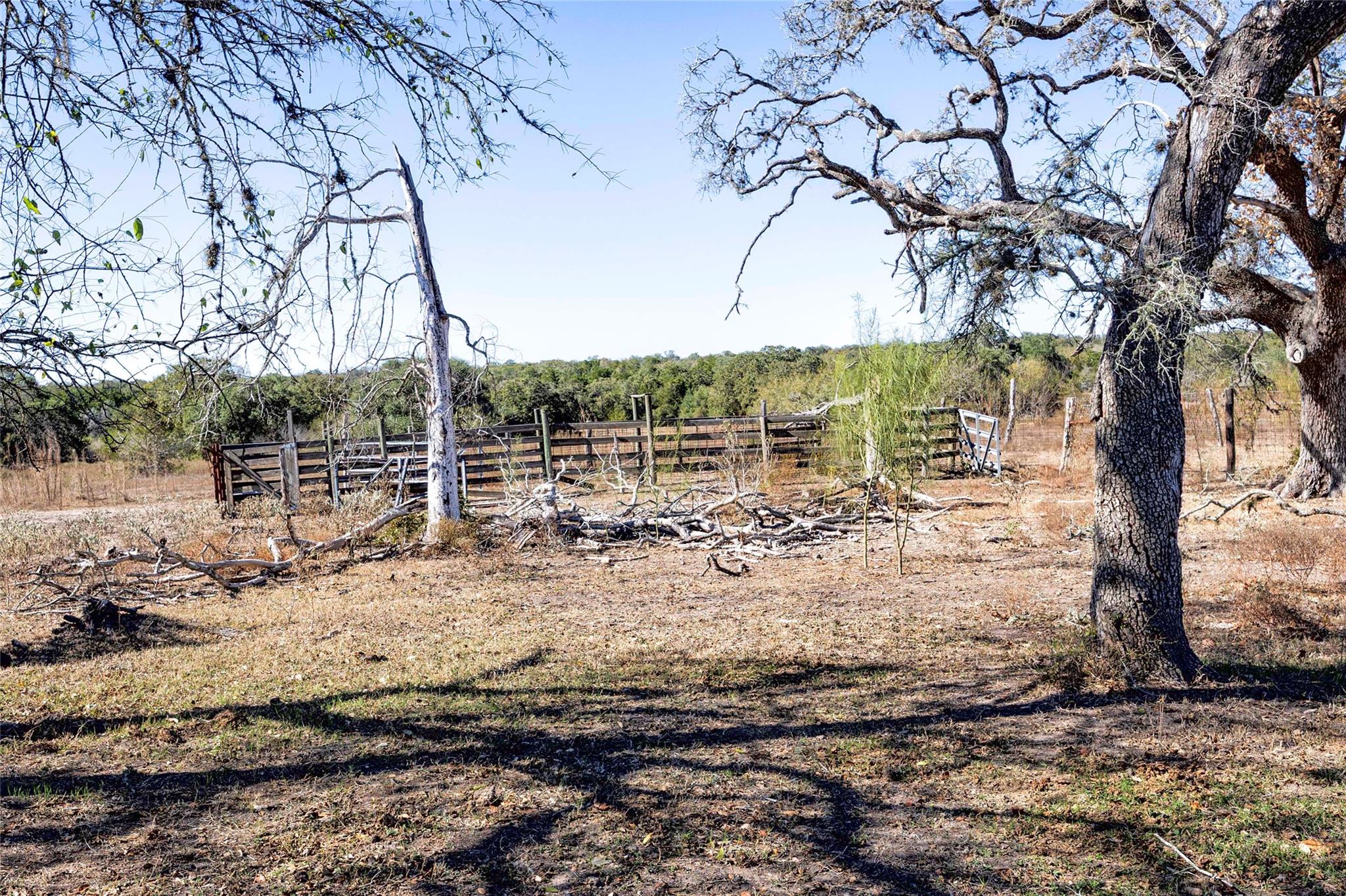 3550 County Road 387, Hallettsville, TX 77964