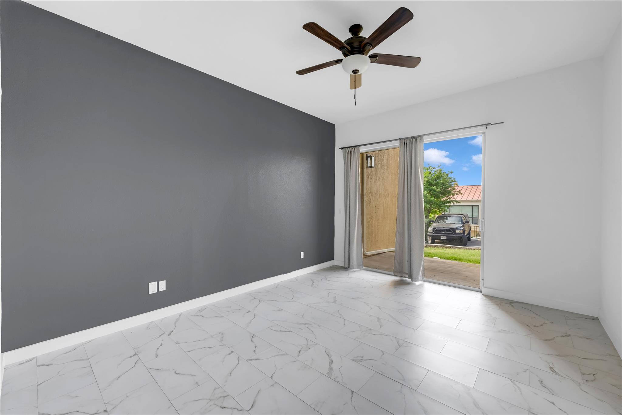 402 Hi Stirrup # E2, Horseshoe Bay, TX 78657