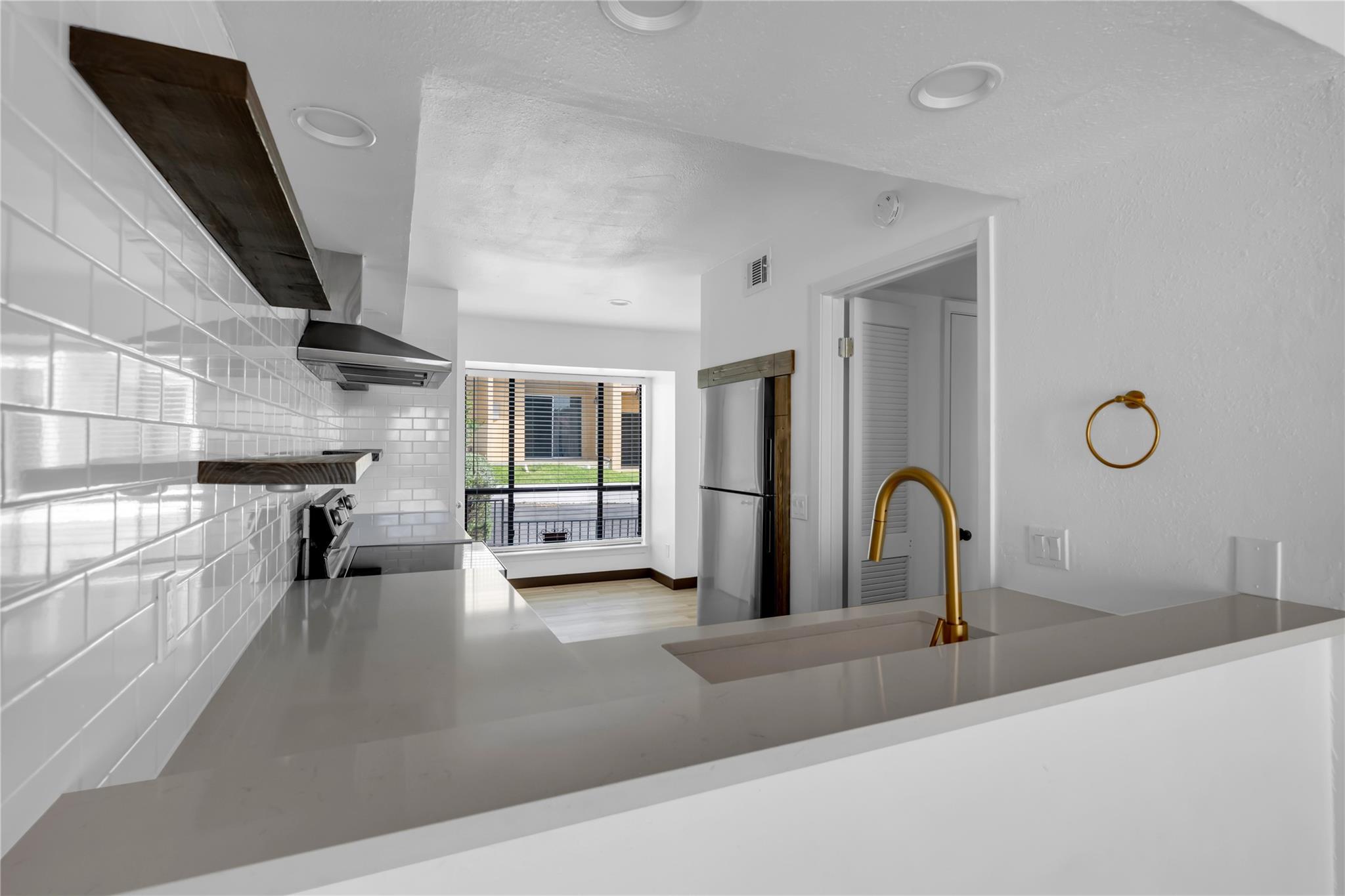 402 Hi Stirrup # E2, Horseshoe Bay, TX 78657