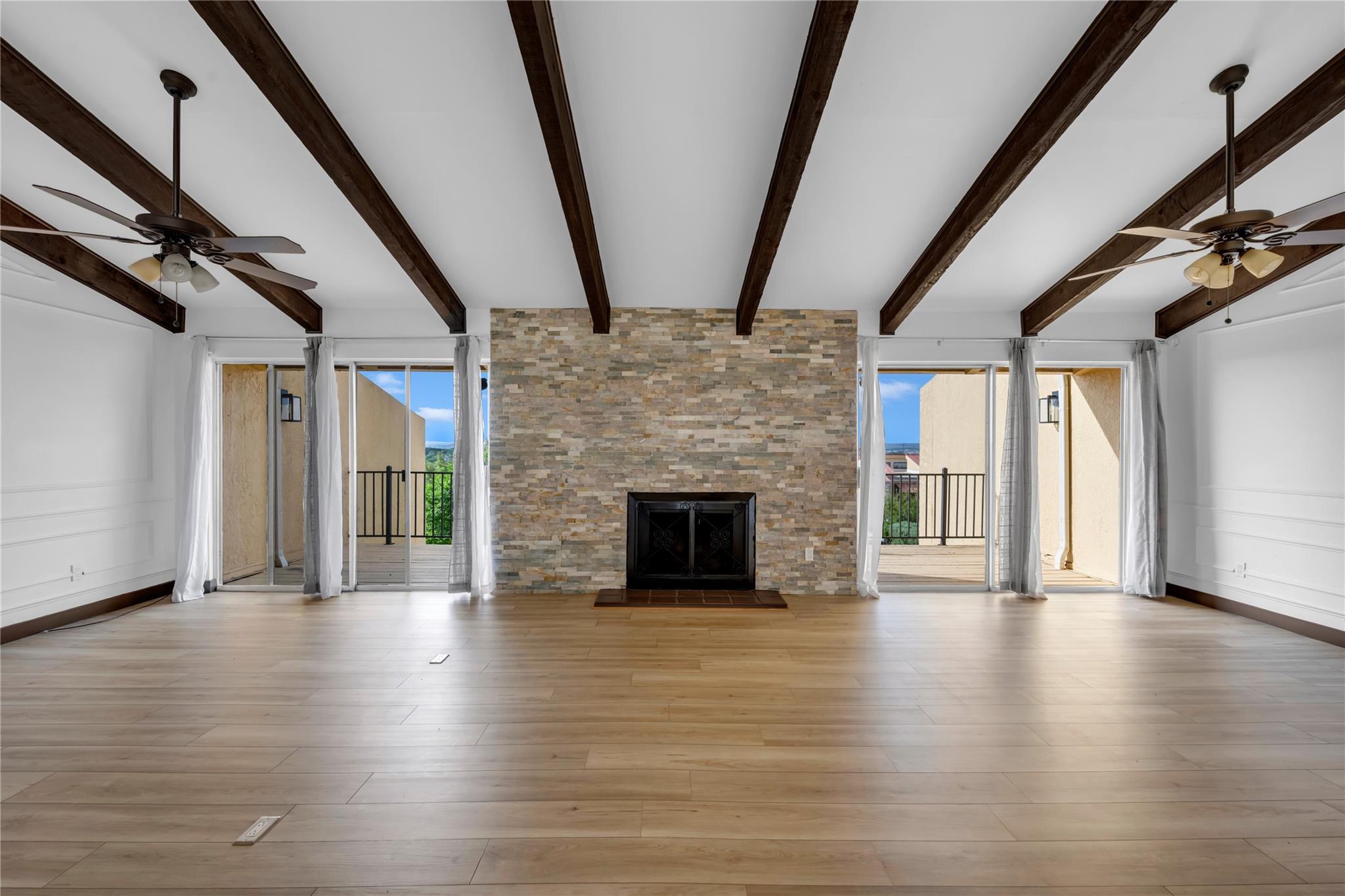 402 Hi Stirrup # E2, Horseshoe Bay, TX 78657