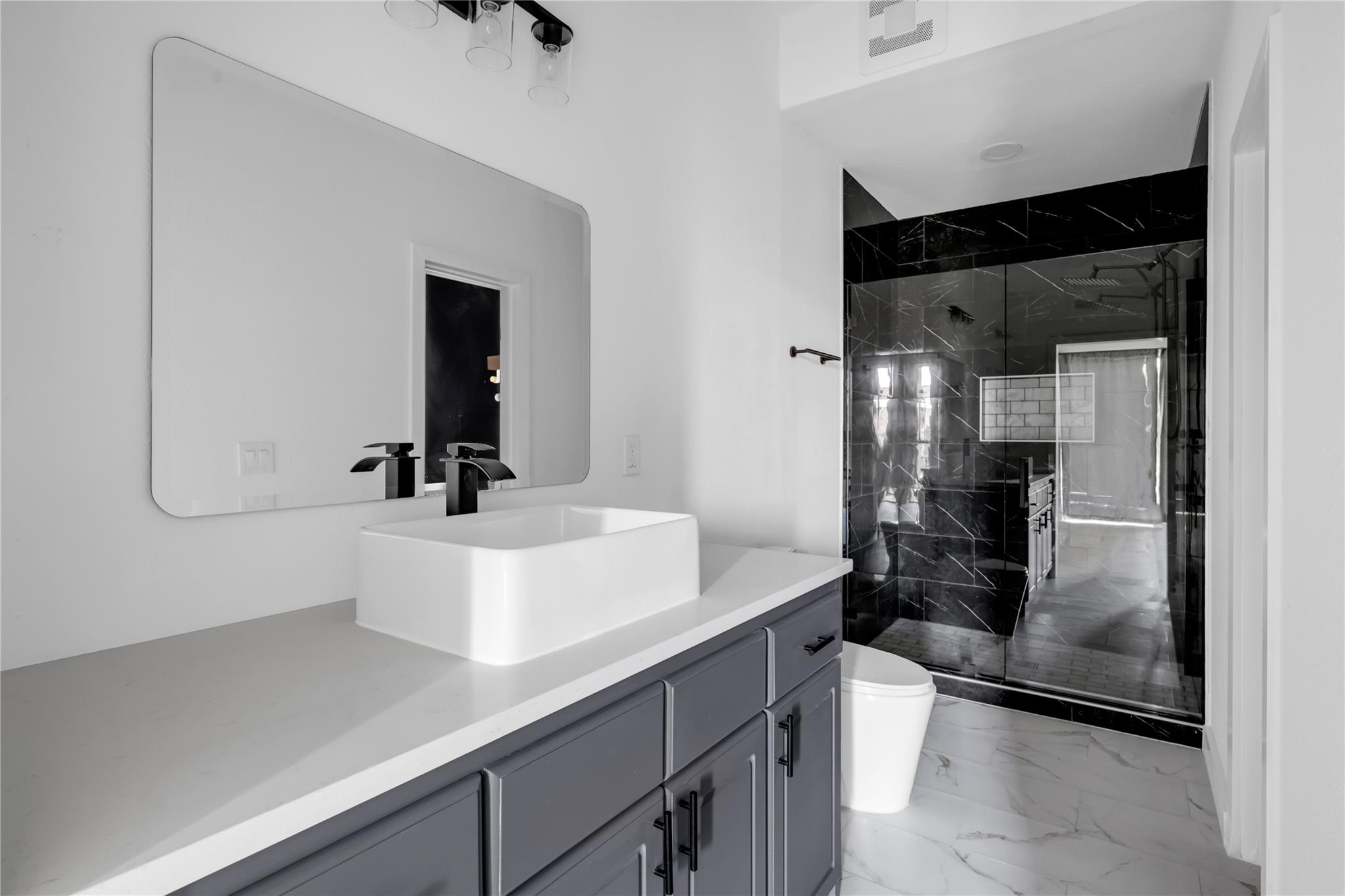 402 Hi Stirrup # E2, Horseshoe Bay, TX 78657