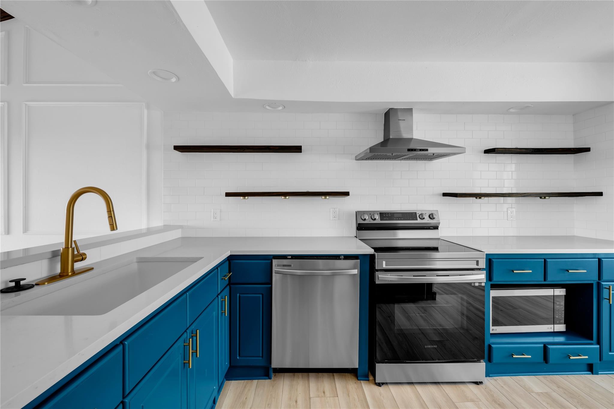 402 Hi Stirrup # E2, Horseshoe Bay, TX 78657