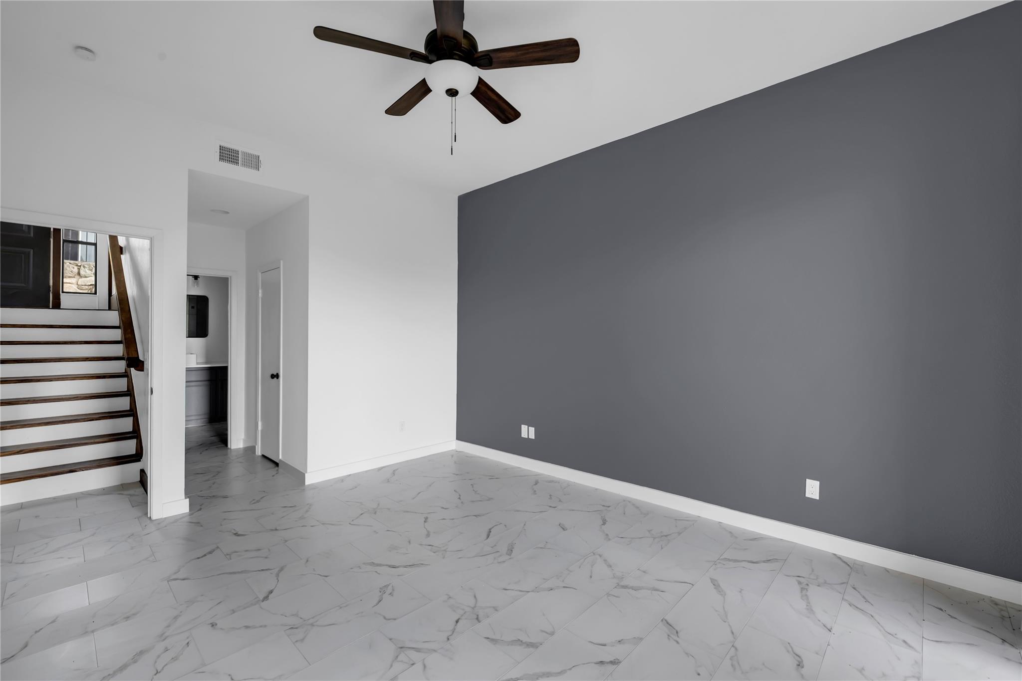 402 Hi Stirrup # E2, Horseshoe Bay, TX 78657