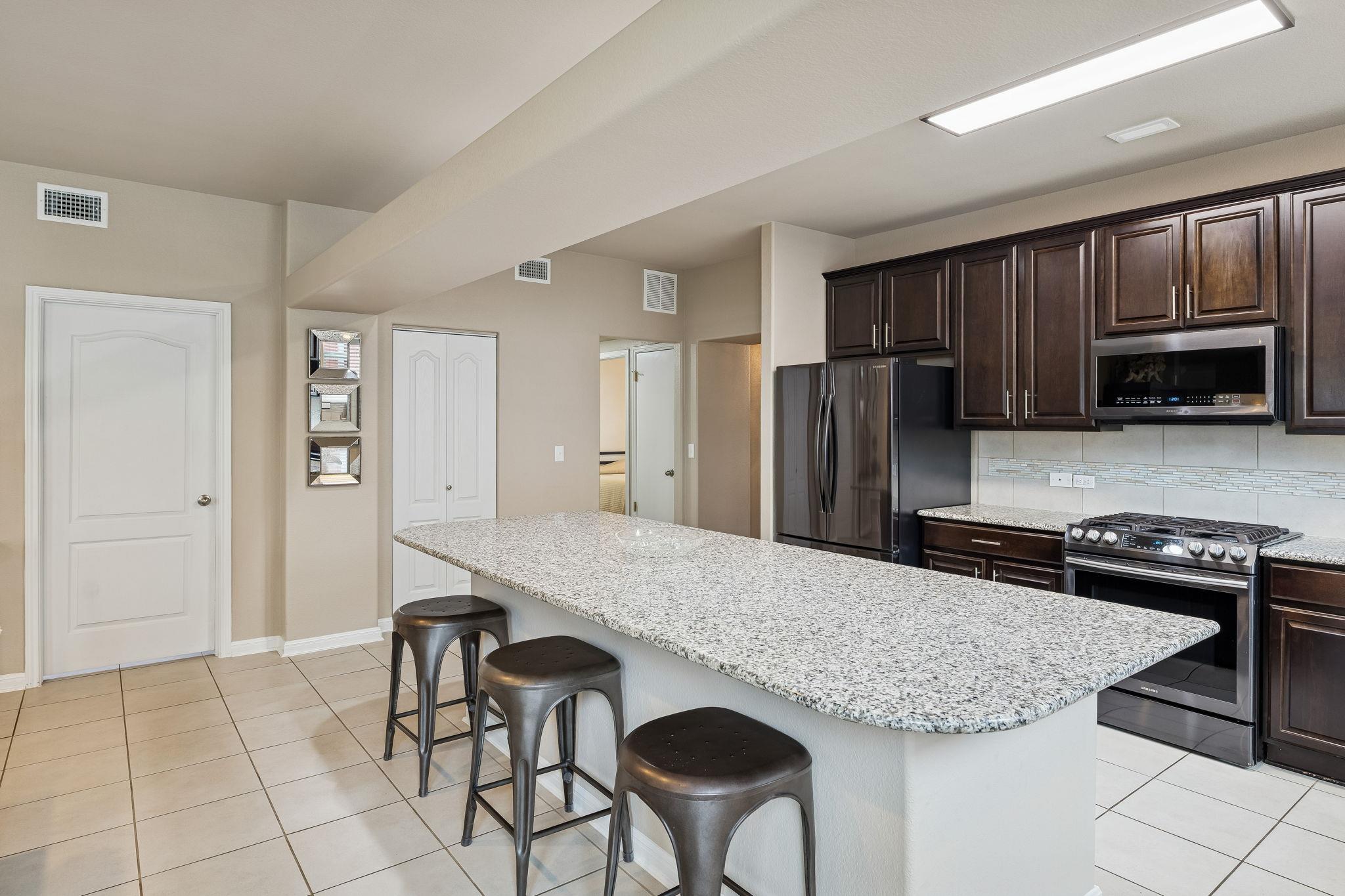 329 Newberry Trl, San Marcos, TX 78666