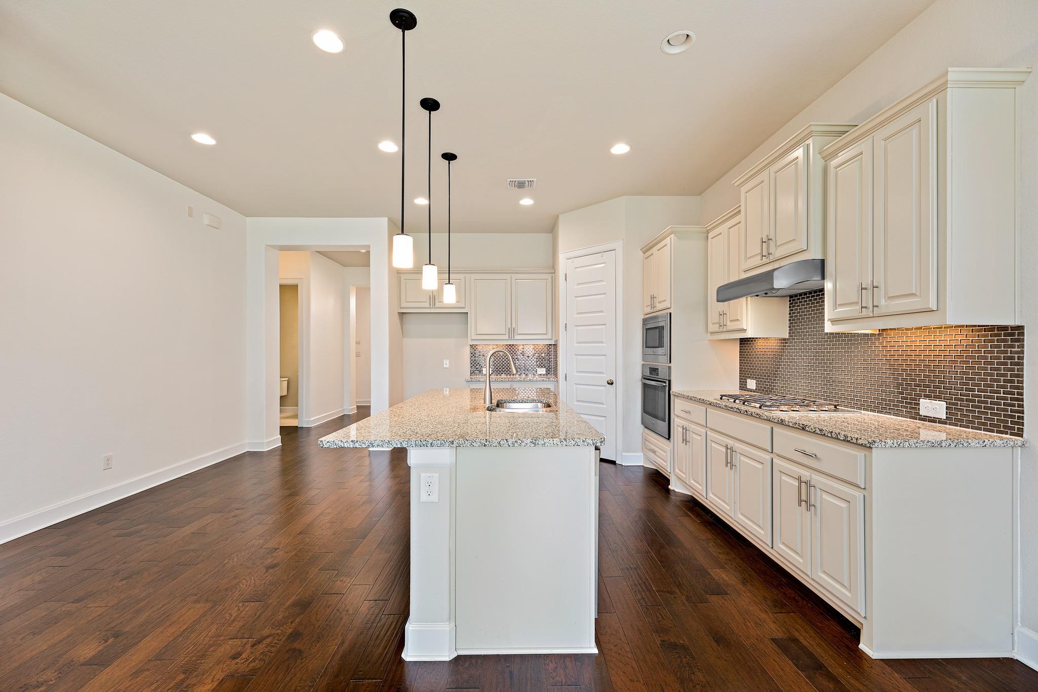 912 Isaias Dr, Leander, TX 78641
