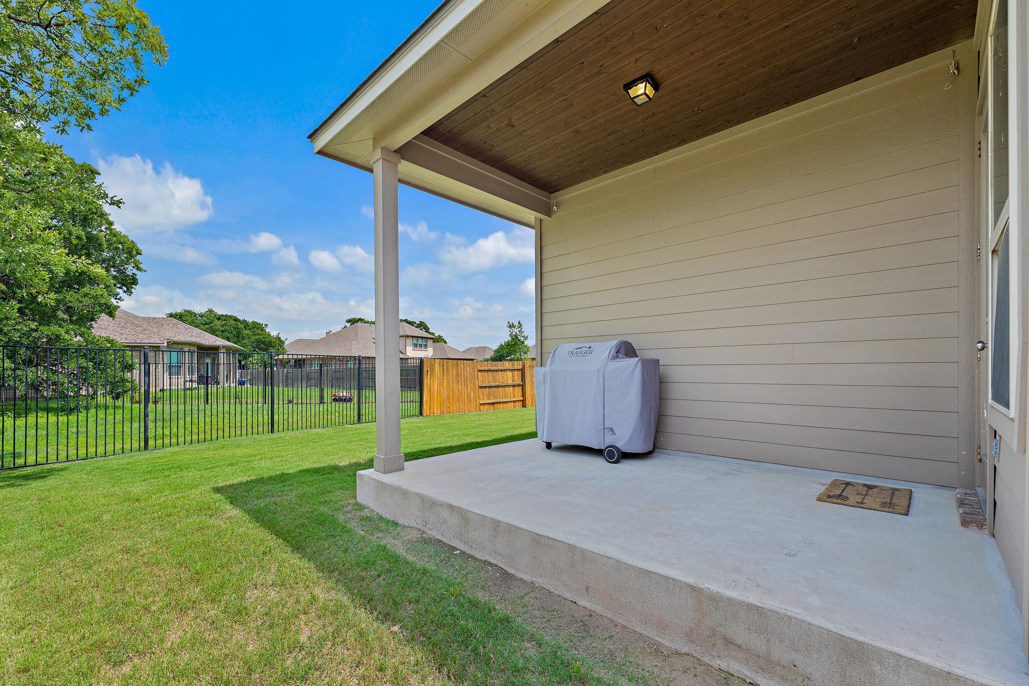 912 Isaias Dr, Leander, TX 78641