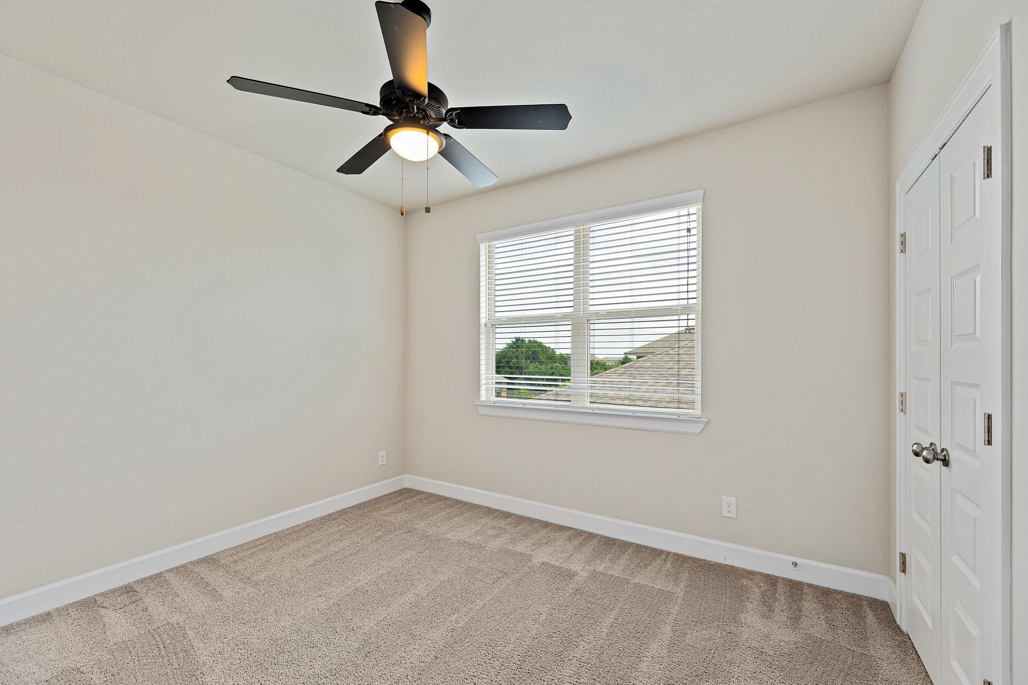 912 Isaias Dr, Leander, TX 78641