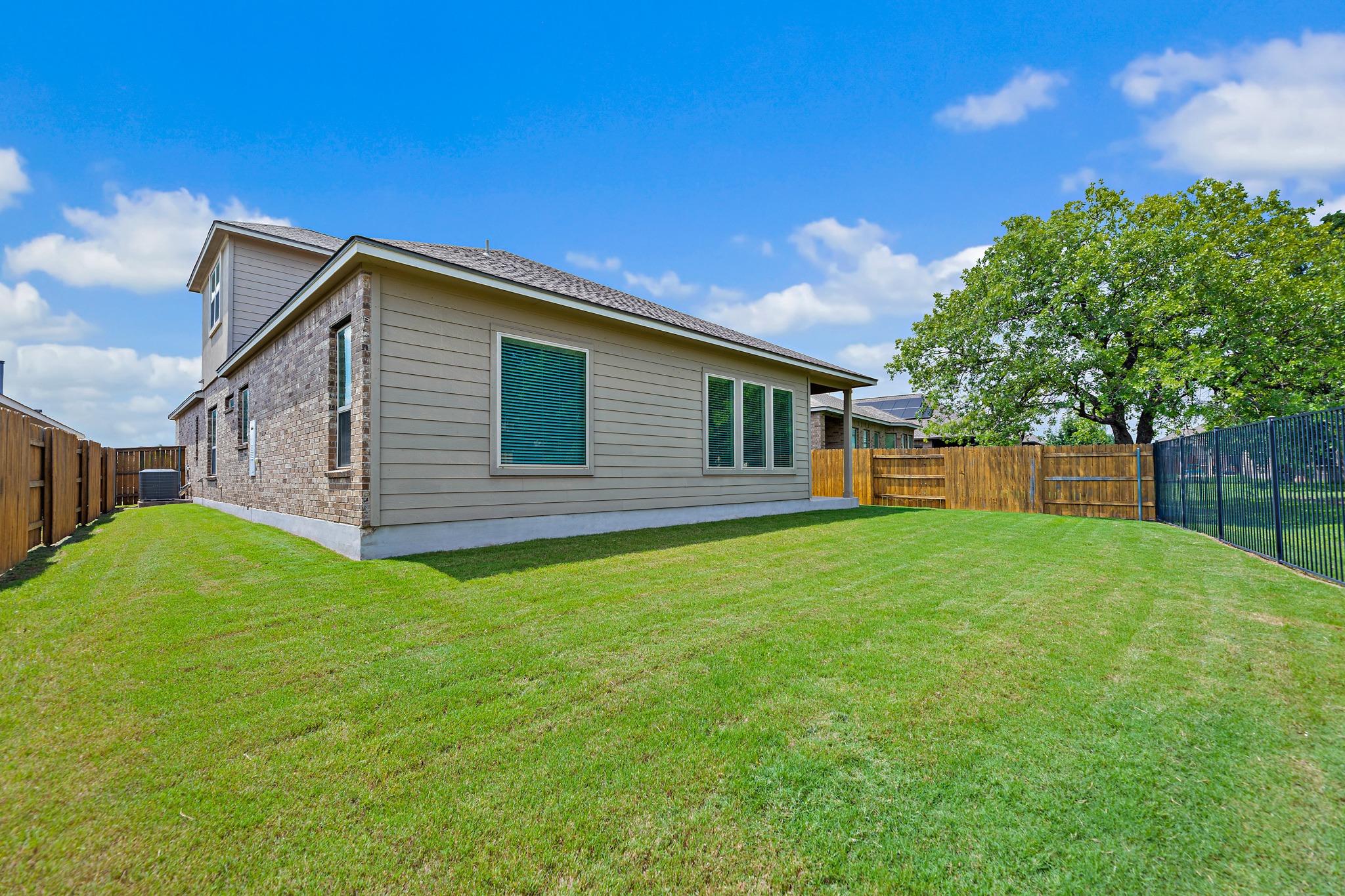 912 Isaias Dr, Leander, TX 78641