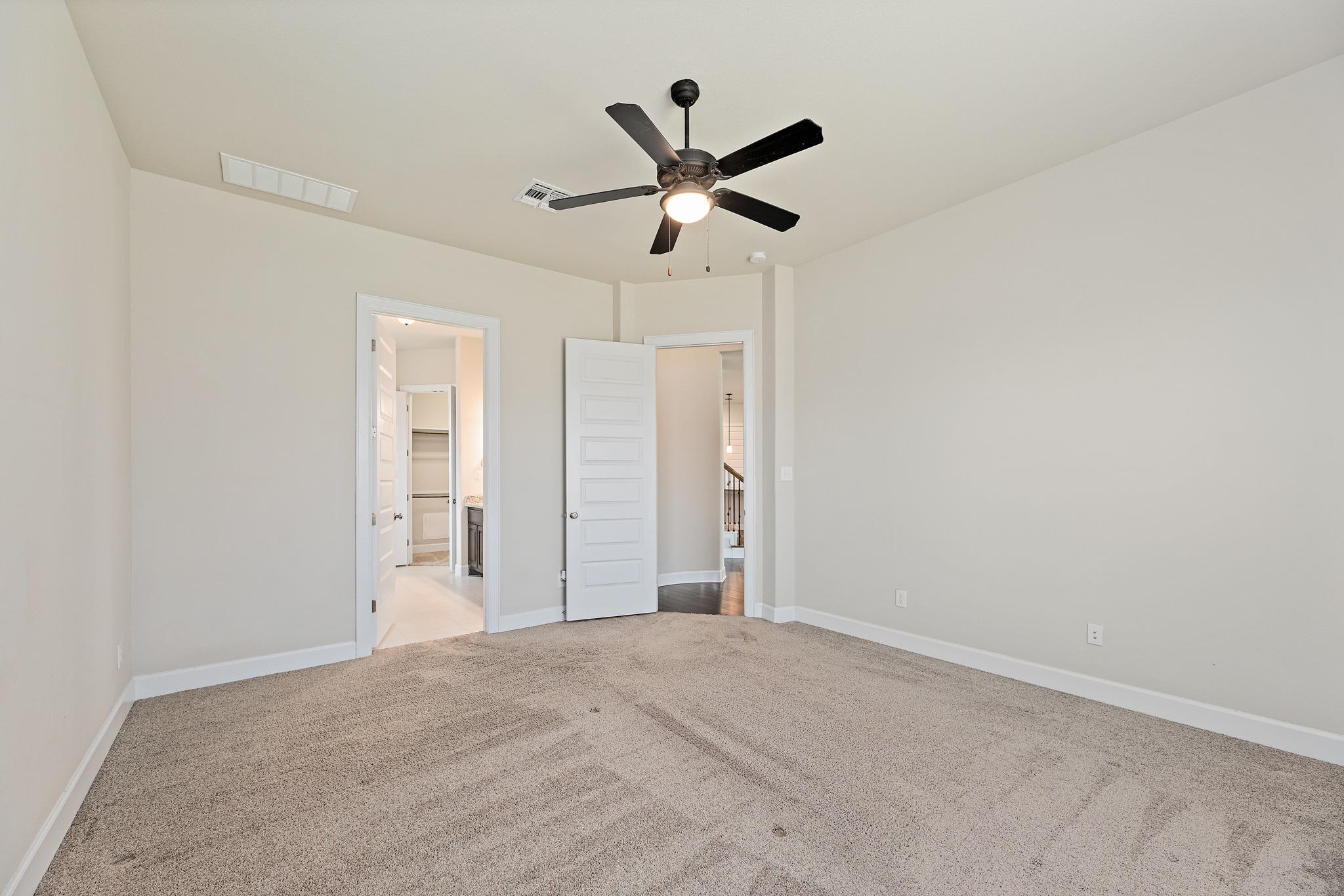 912 Isaias Dr, Leander, TX 78641