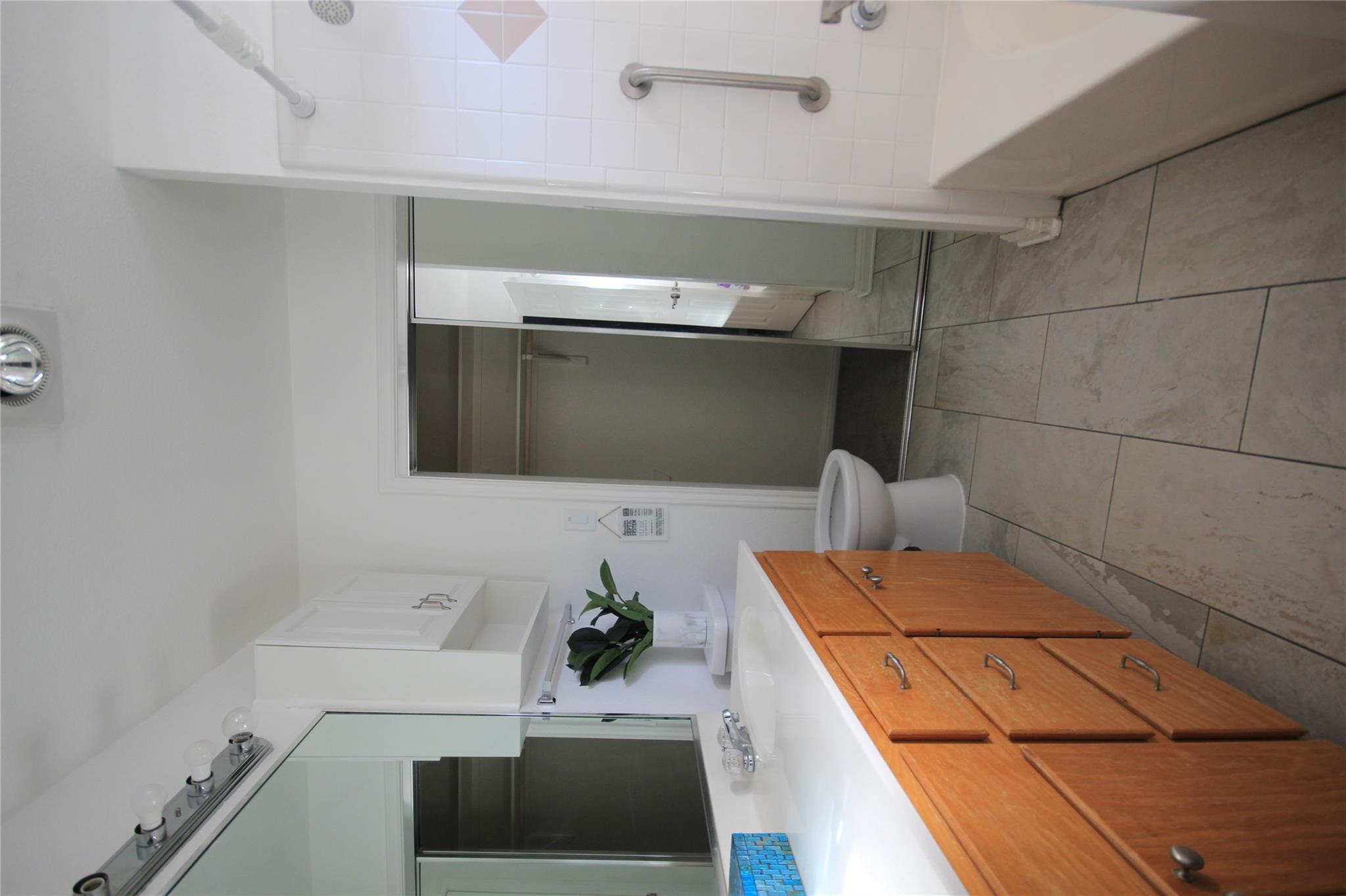 2507 Northlawn Dr, Taylor, TX 76574