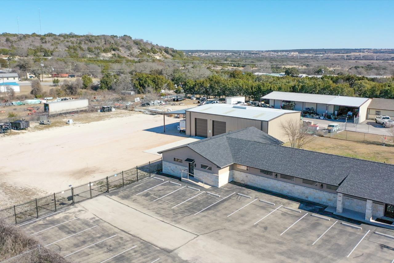 320 Southland Dr, Burnet, TX 78611