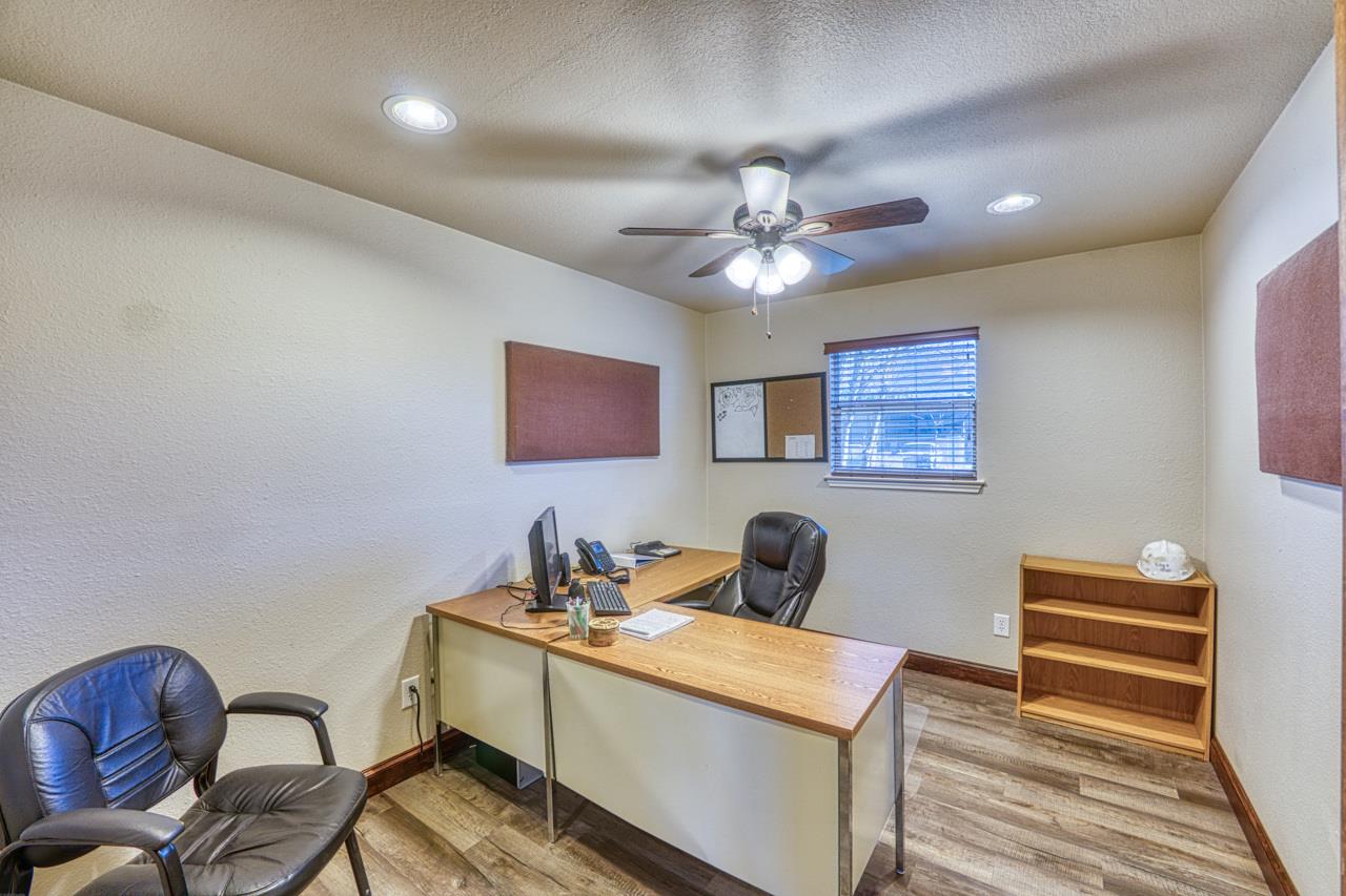 320 Southland Dr, Burnet, TX 78611