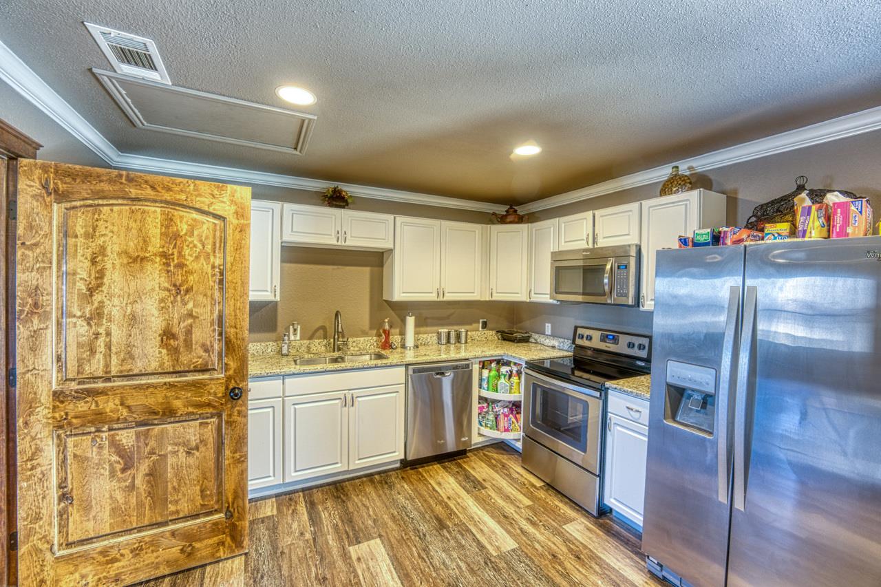 320 Southland Dr, Burnet, TX 78611