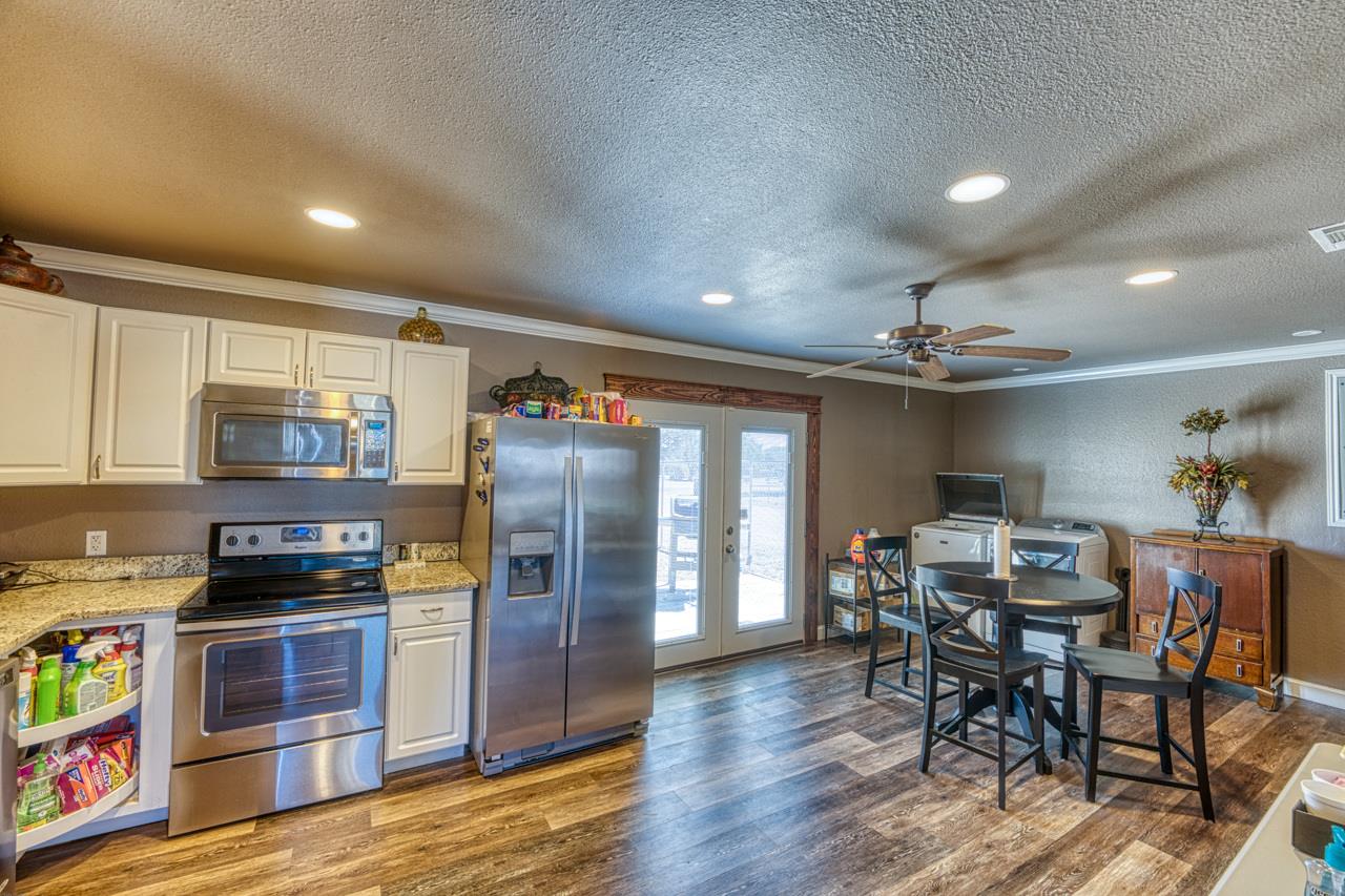 320 Southland Dr, Burnet, TX 78611