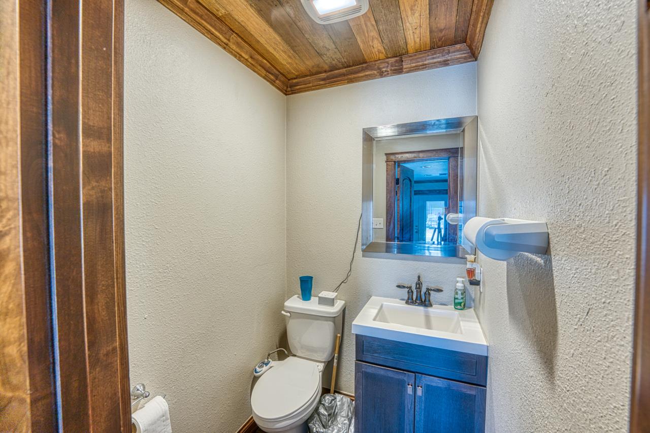 320 Southland Dr, Burnet, TX 78611