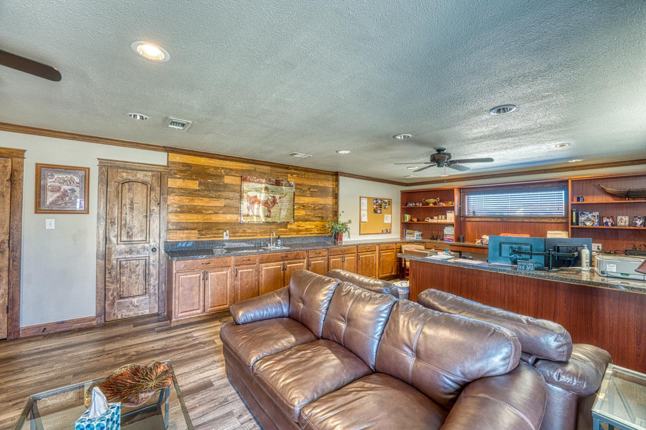 320 Southland Dr, Burnet, TX 78611