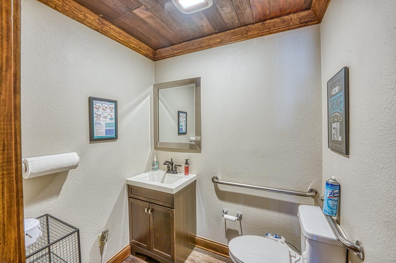 320 Southland Dr, Burnet, TX 78611