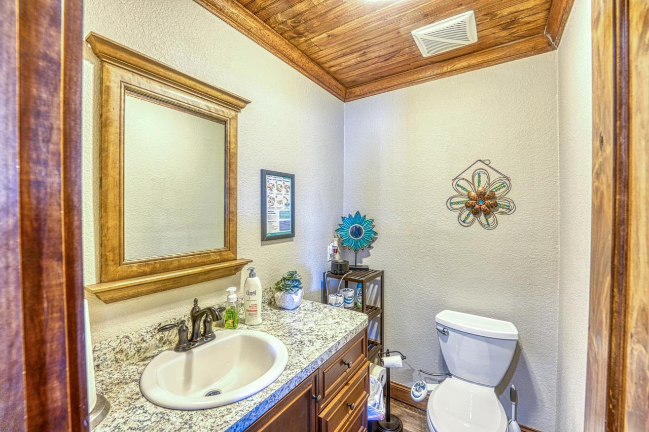 320 Southland Dr, Burnet, TX 78611