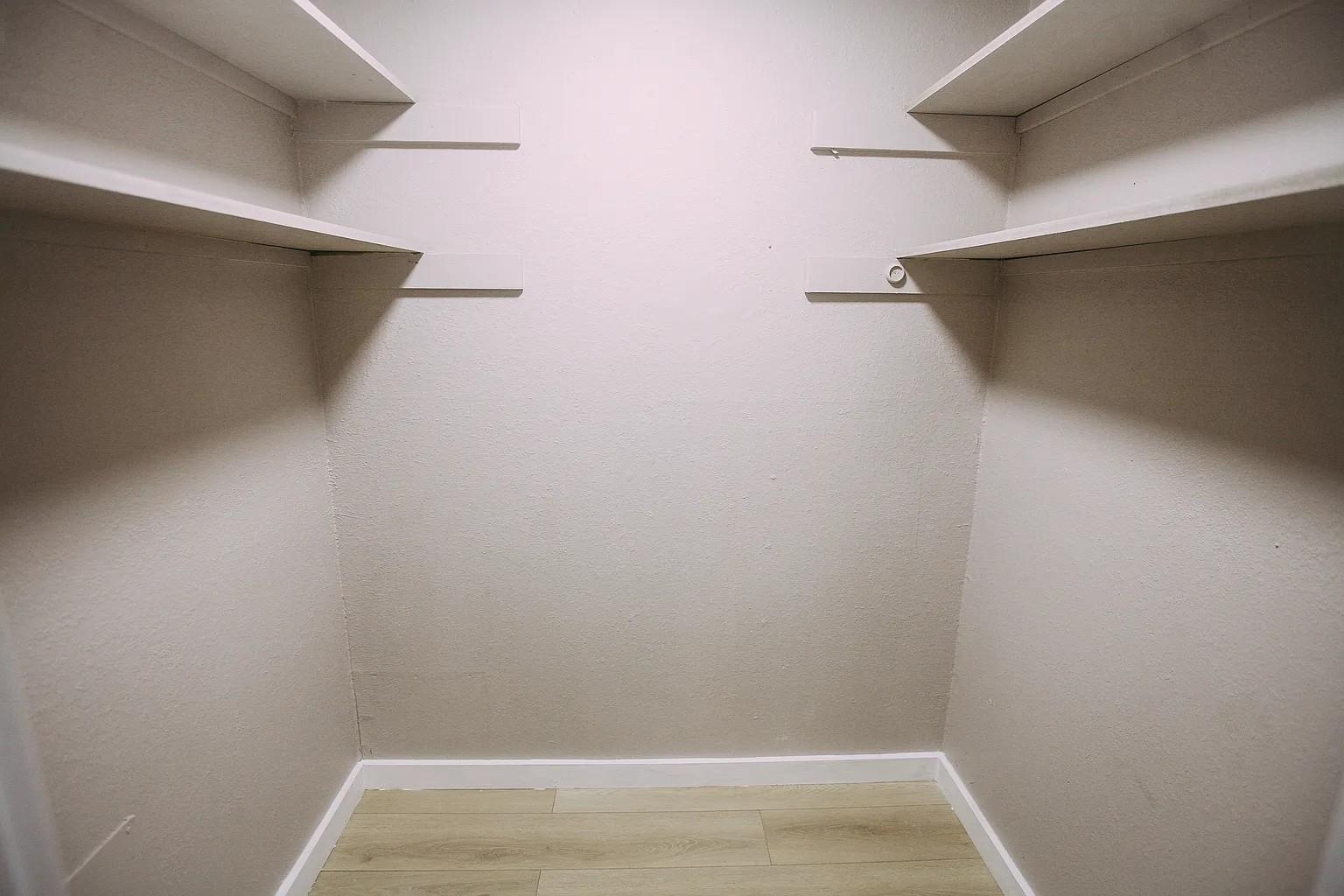 345 FM 86 # 32, Luling, TX 78648