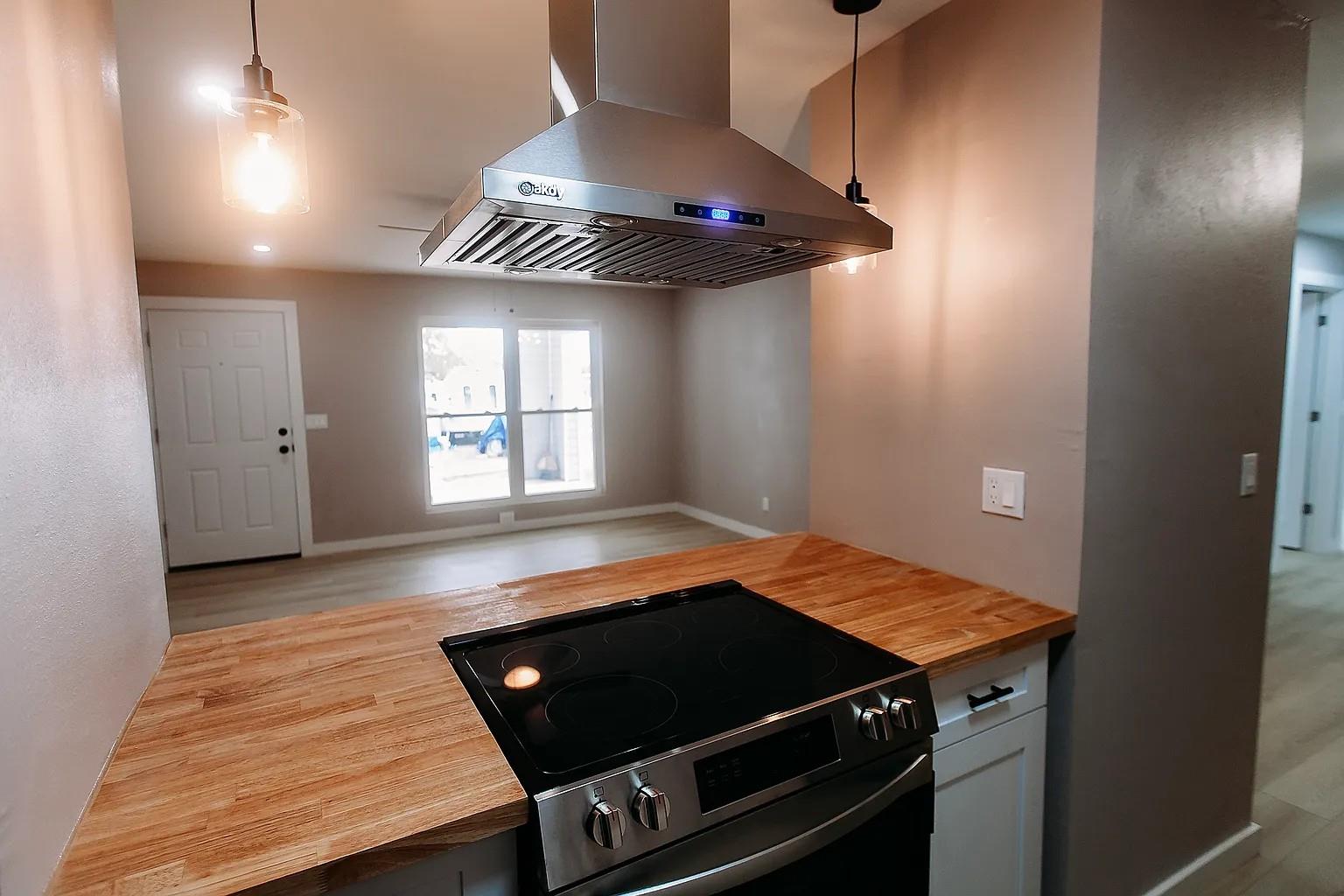 345 FM 86 # 32, Luling, TX 78648