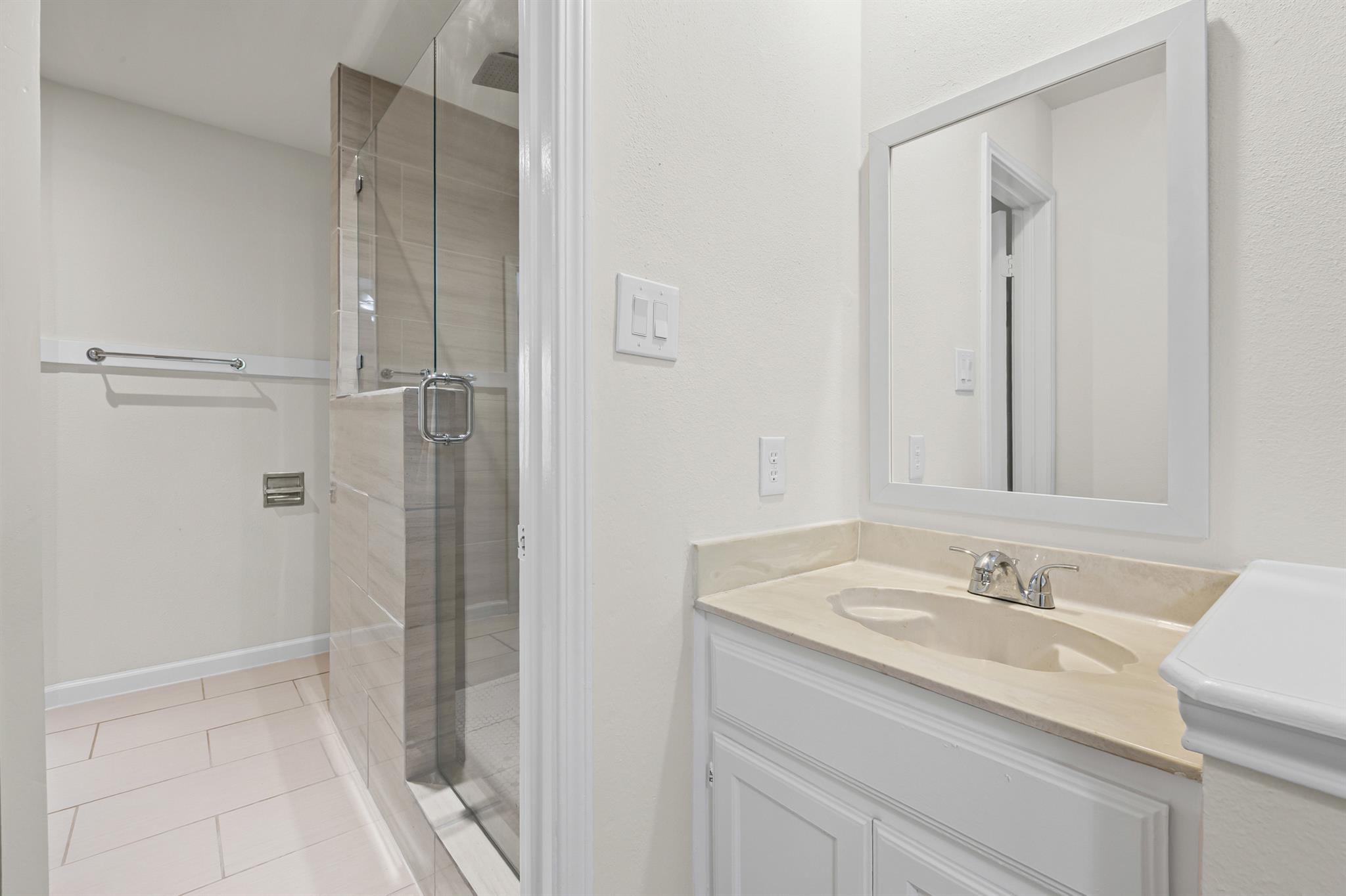 512 Eberhart Ln # 1402, Austin, TX 78745