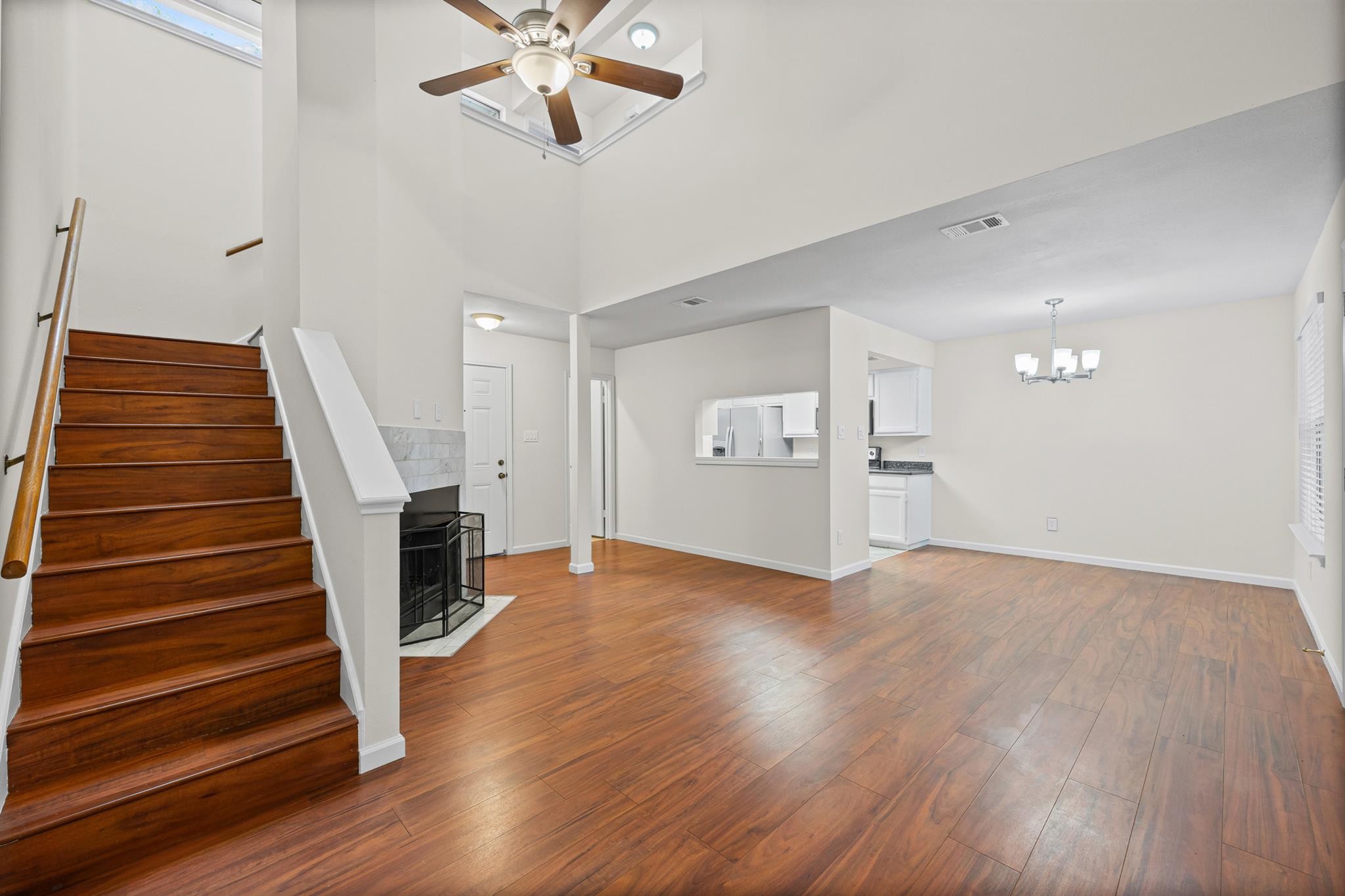 512 Eberhart Ln # 1402, Austin, TX 78745