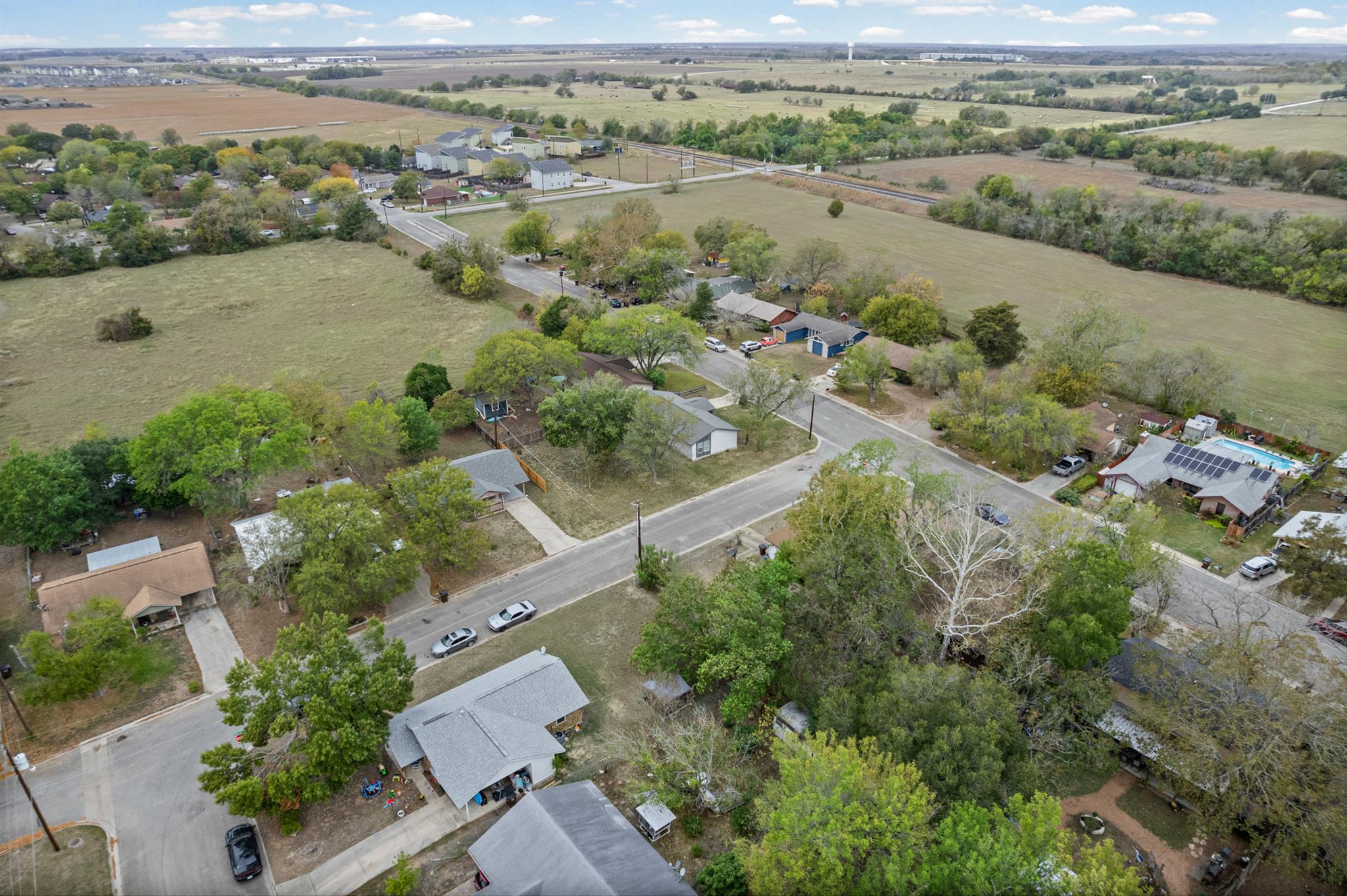 1100 Monte Vista Dr, Lockhart, TX 78644