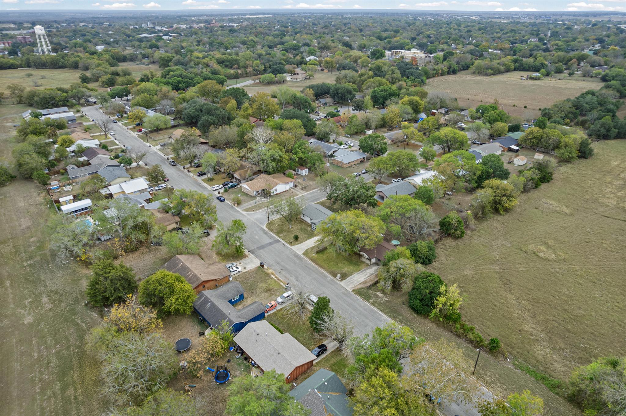 1100 Monte Vista Dr, Lockhart, TX 78644