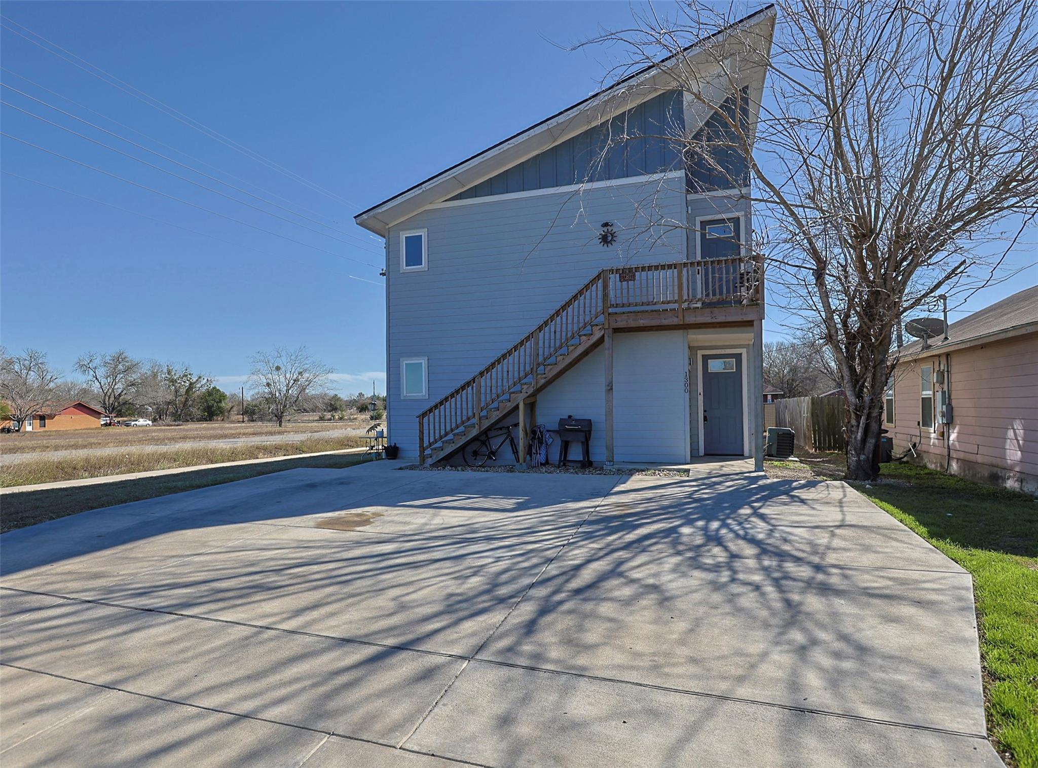 1300 Hausman Dr # A, Lockhart, TX 78644