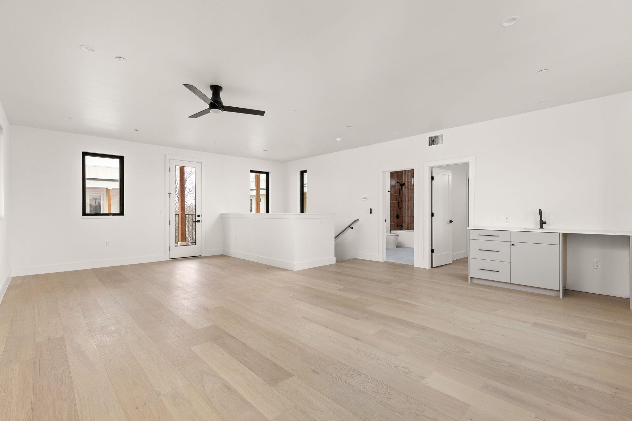 4414 South 1st St # 3, Austin, TX 78745