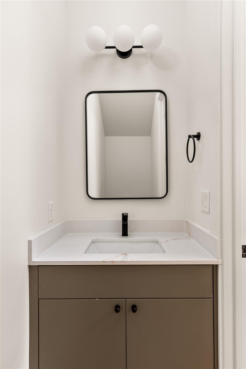 4414 South 1st St # 3, Austin, TX 78745