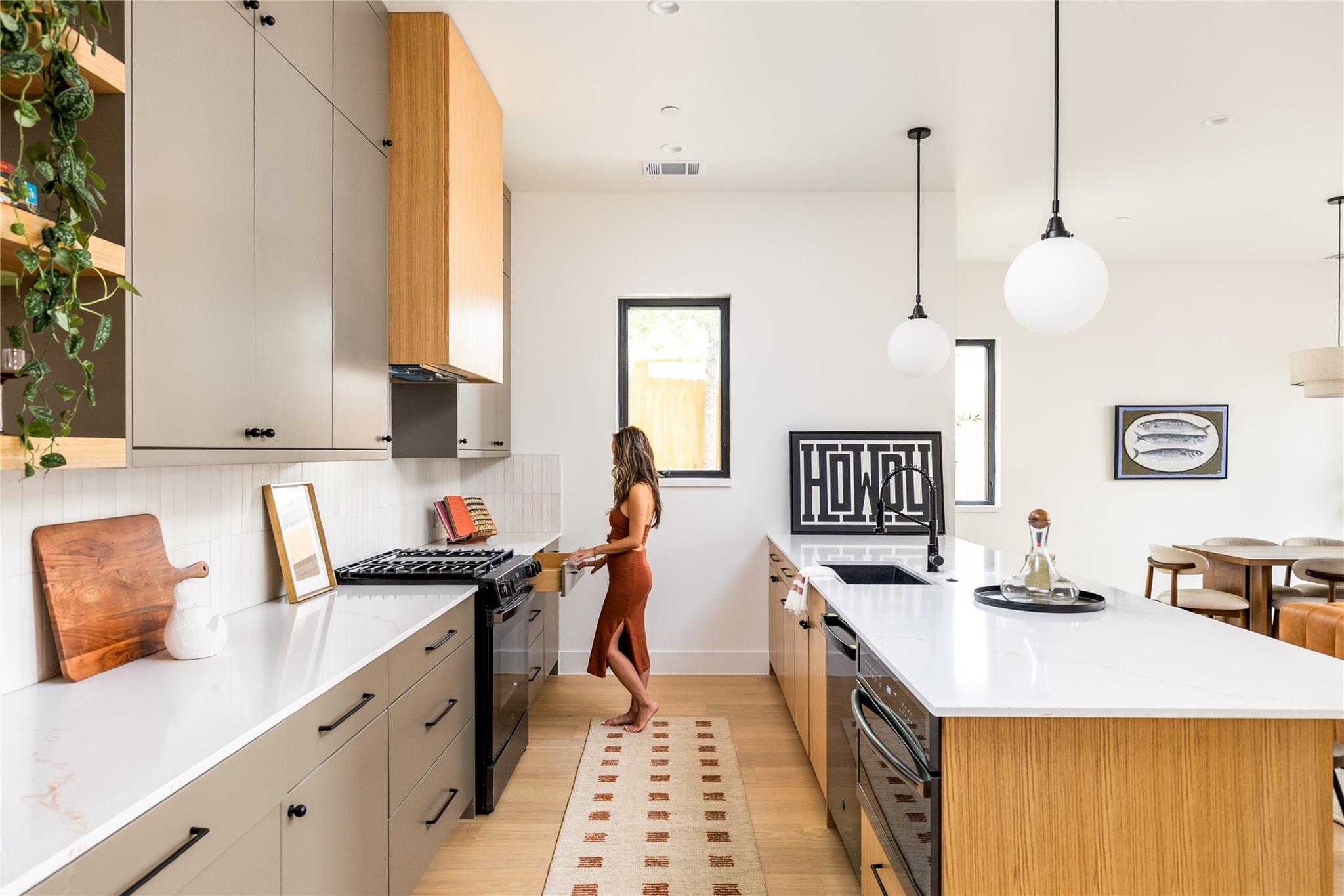 4414 South 1st St # 3, Austin, TX 78745