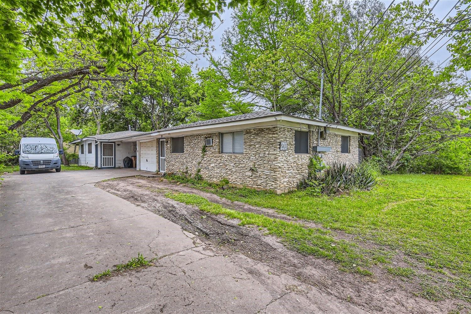 210 W 51st St # A, Austin, TX 78751