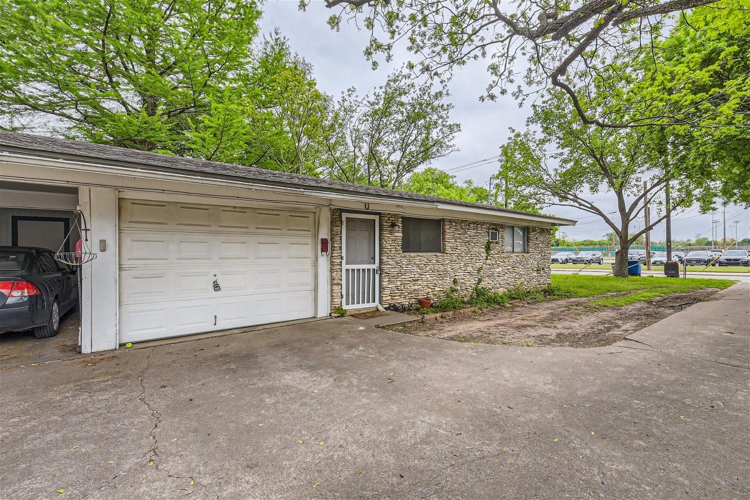 210 W 51st St # A, Austin, TX 78751