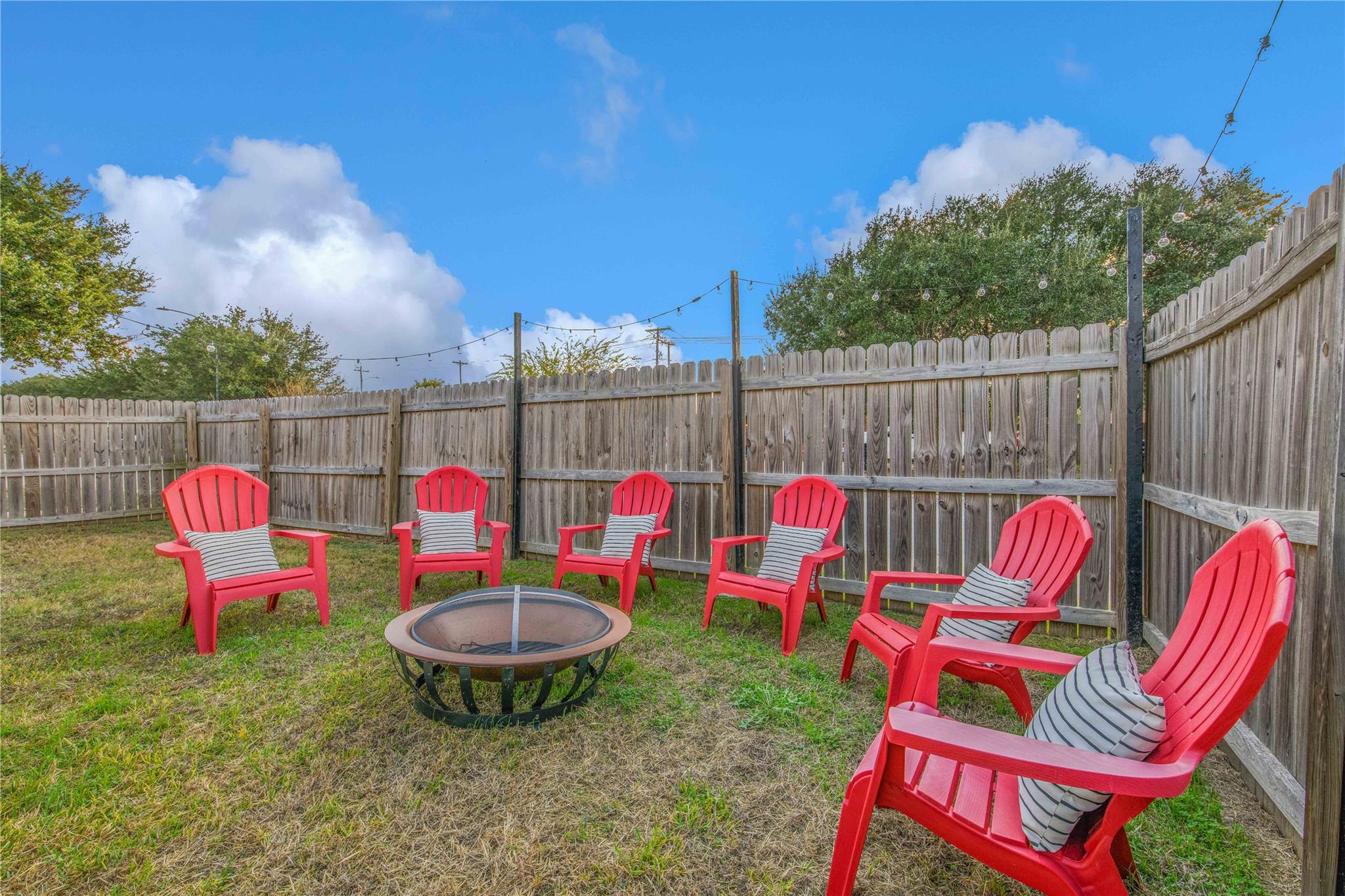 901 Crepe Myrtle St, College Station, TX 77845