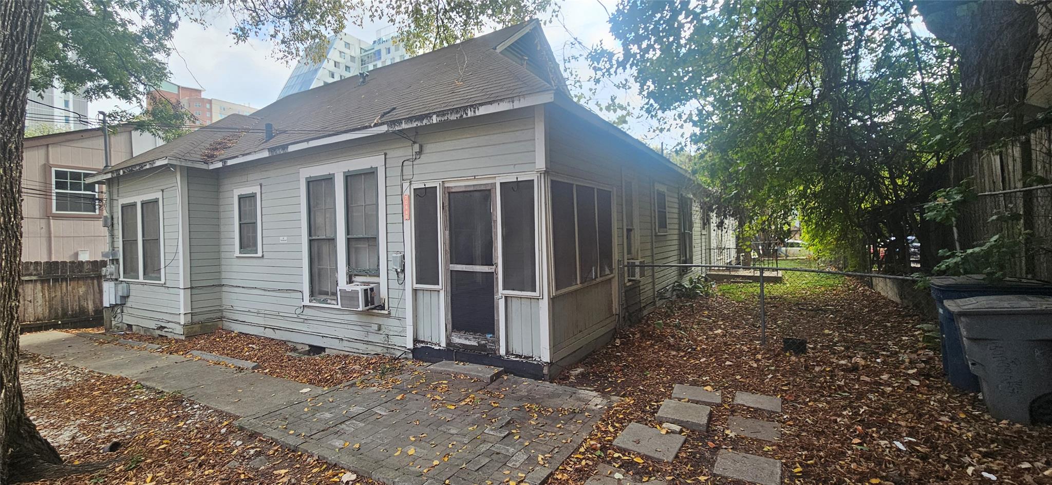 704 W 22nd # B, Austin, TX 78705