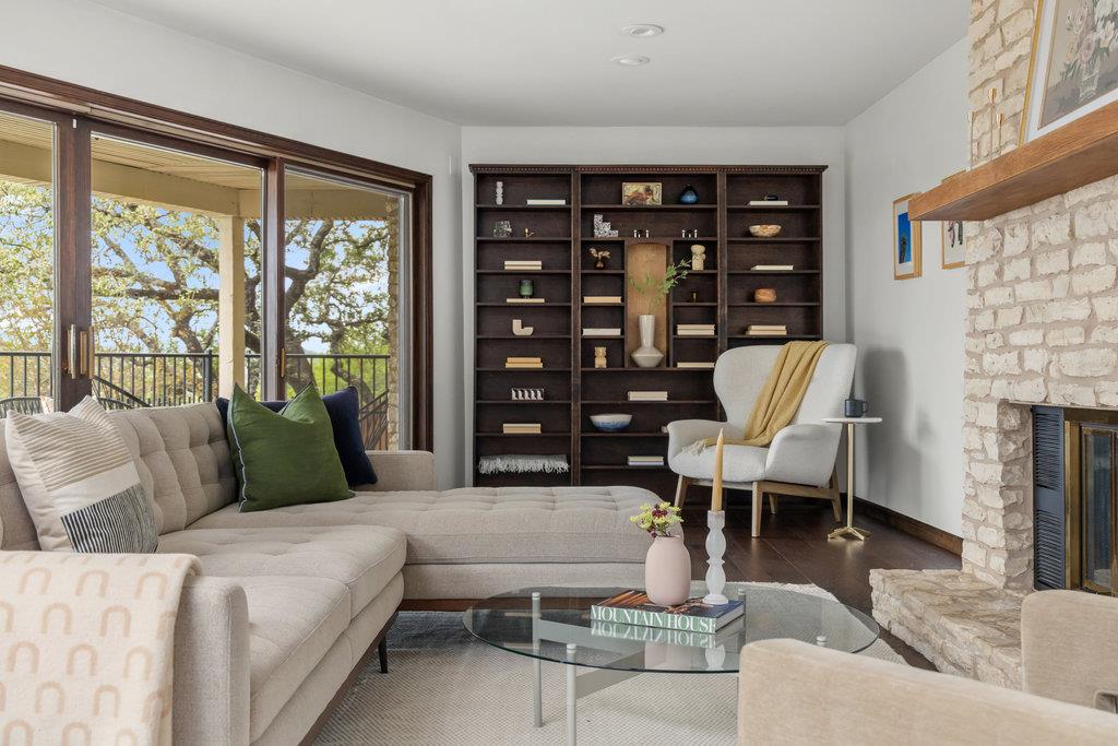 1922 Cypress Pt W, Austin, TX 78746