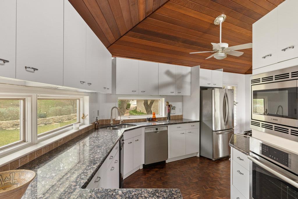 1922 Cypress Pt W, Austin, TX 78746