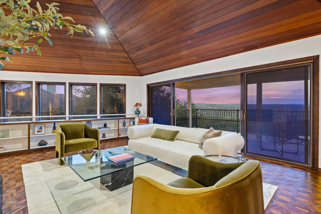 1922 Cypress Pt W, Austin, TX 78746