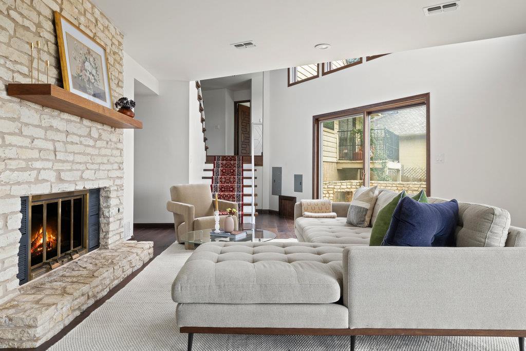 1922 Cypress Pt W, Austin, TX 78746