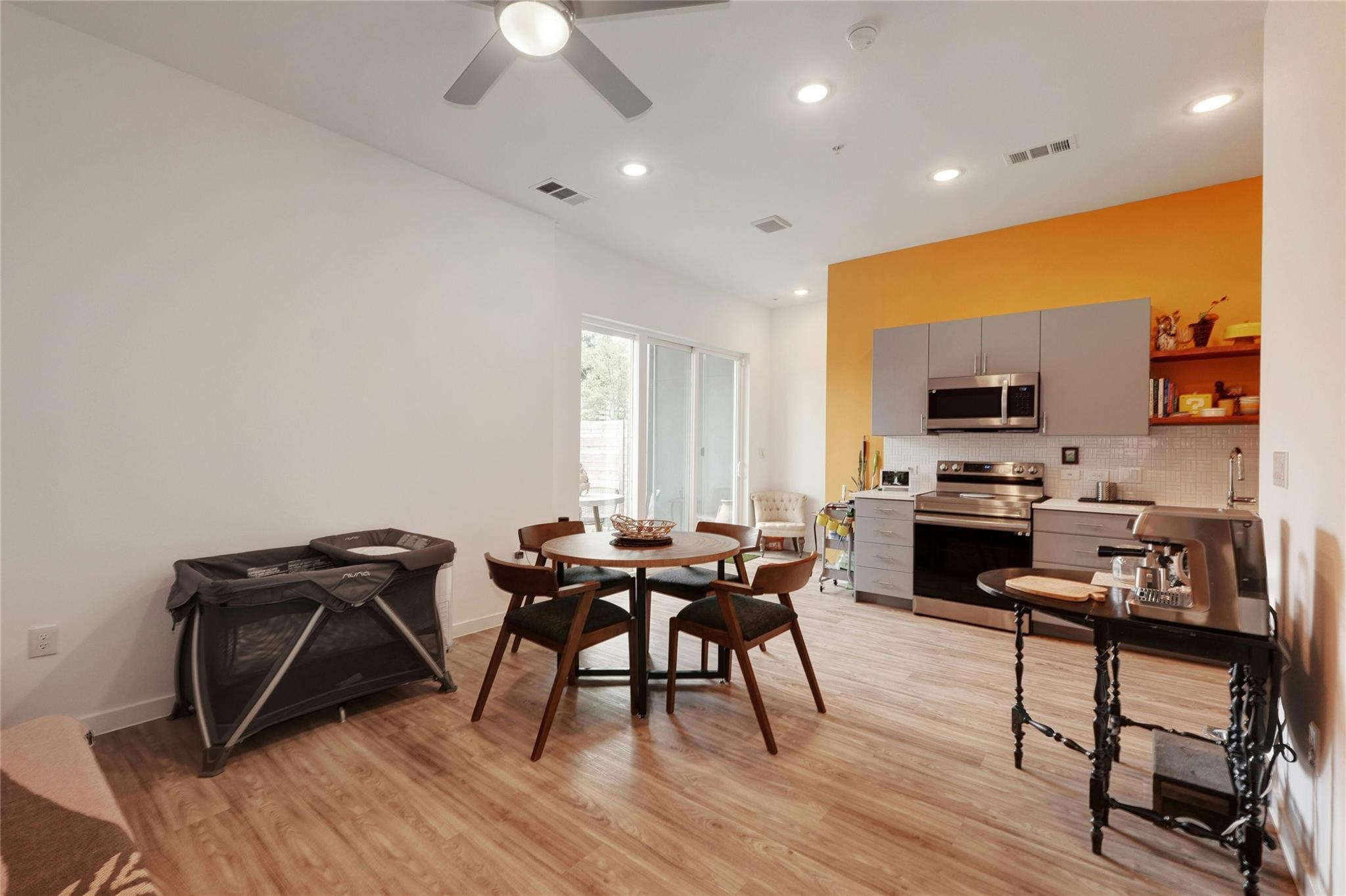 4901 Springdale Rd # 102, Austin, TX 78723