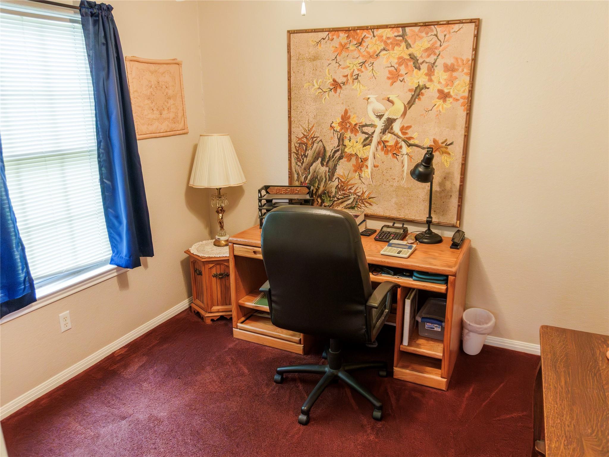 800 Debra Dr, Taylor, TX 76574