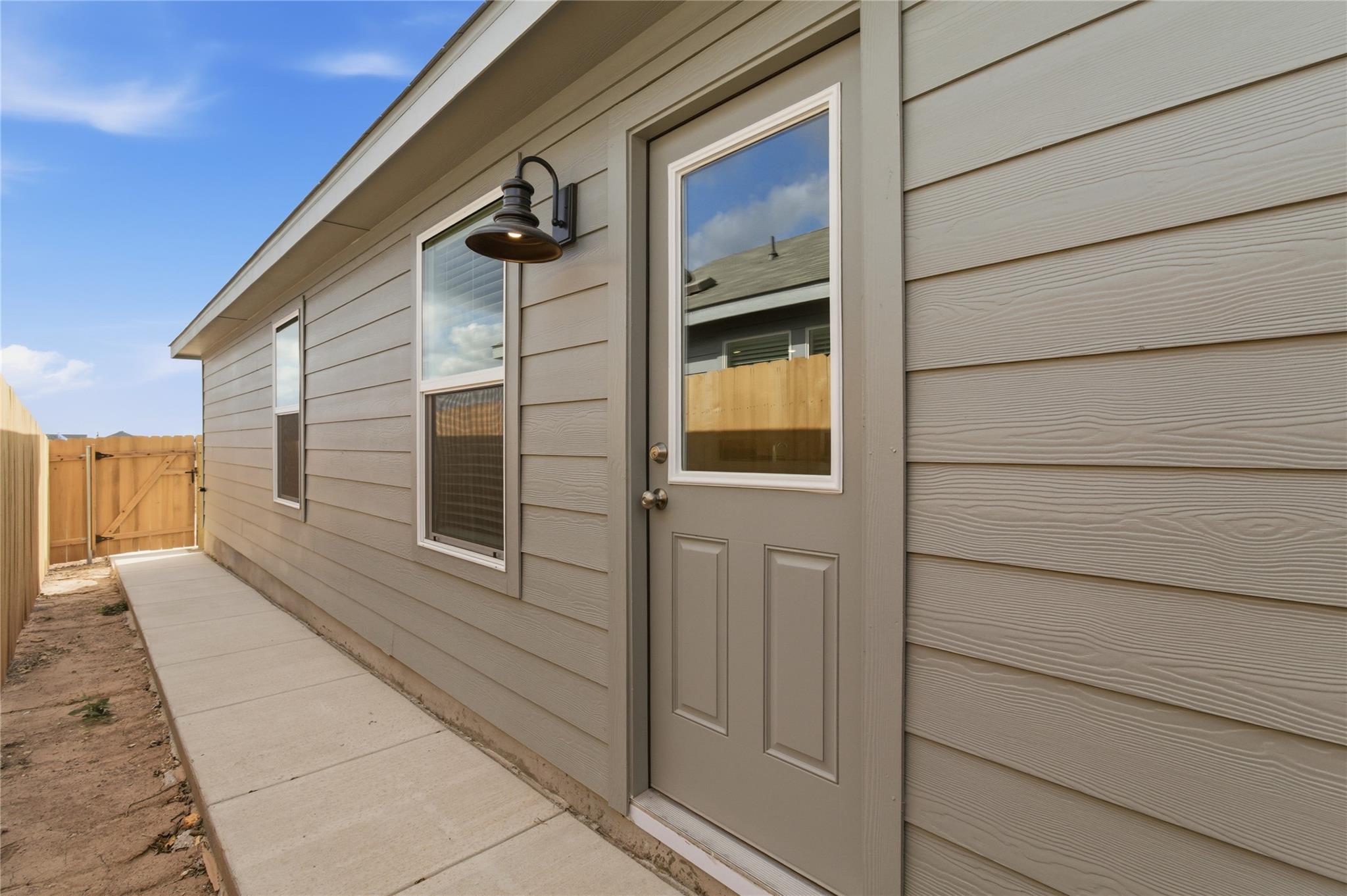 596 Sormonne Loop, Kyle, TX 78640