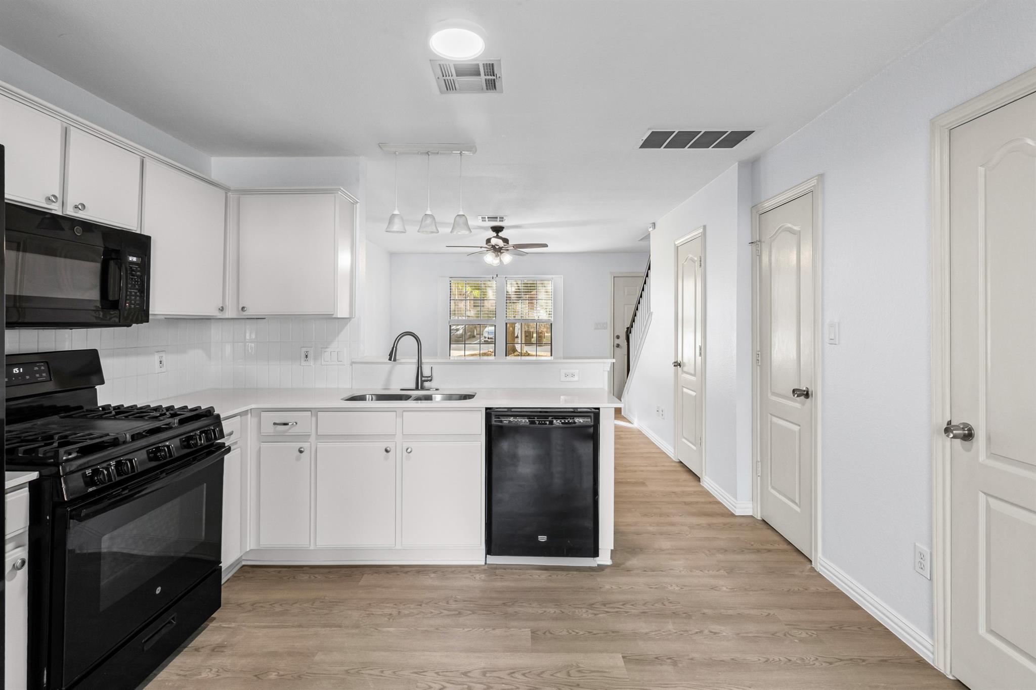 11901 Swearingen Dr # 110, Austin, TX 78758