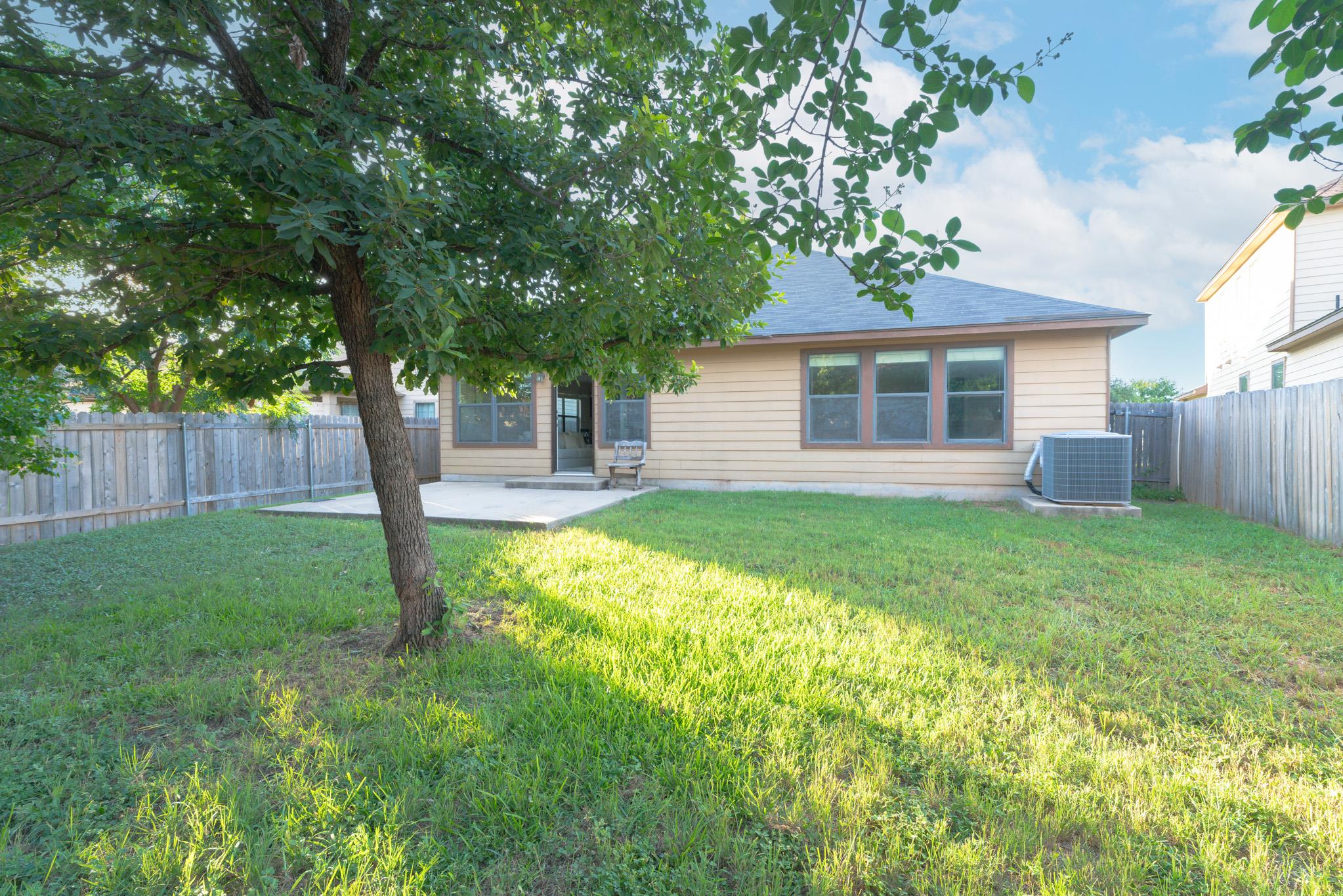 913 Mahomet Dr, Pflugerville, TX 78660